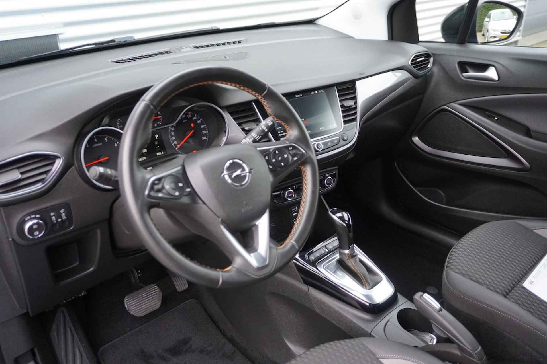 OPEL Crossland X 1.2 Turbo Innovation Automaat / Trekhaak / PDC / Camera / Navi - 17/33