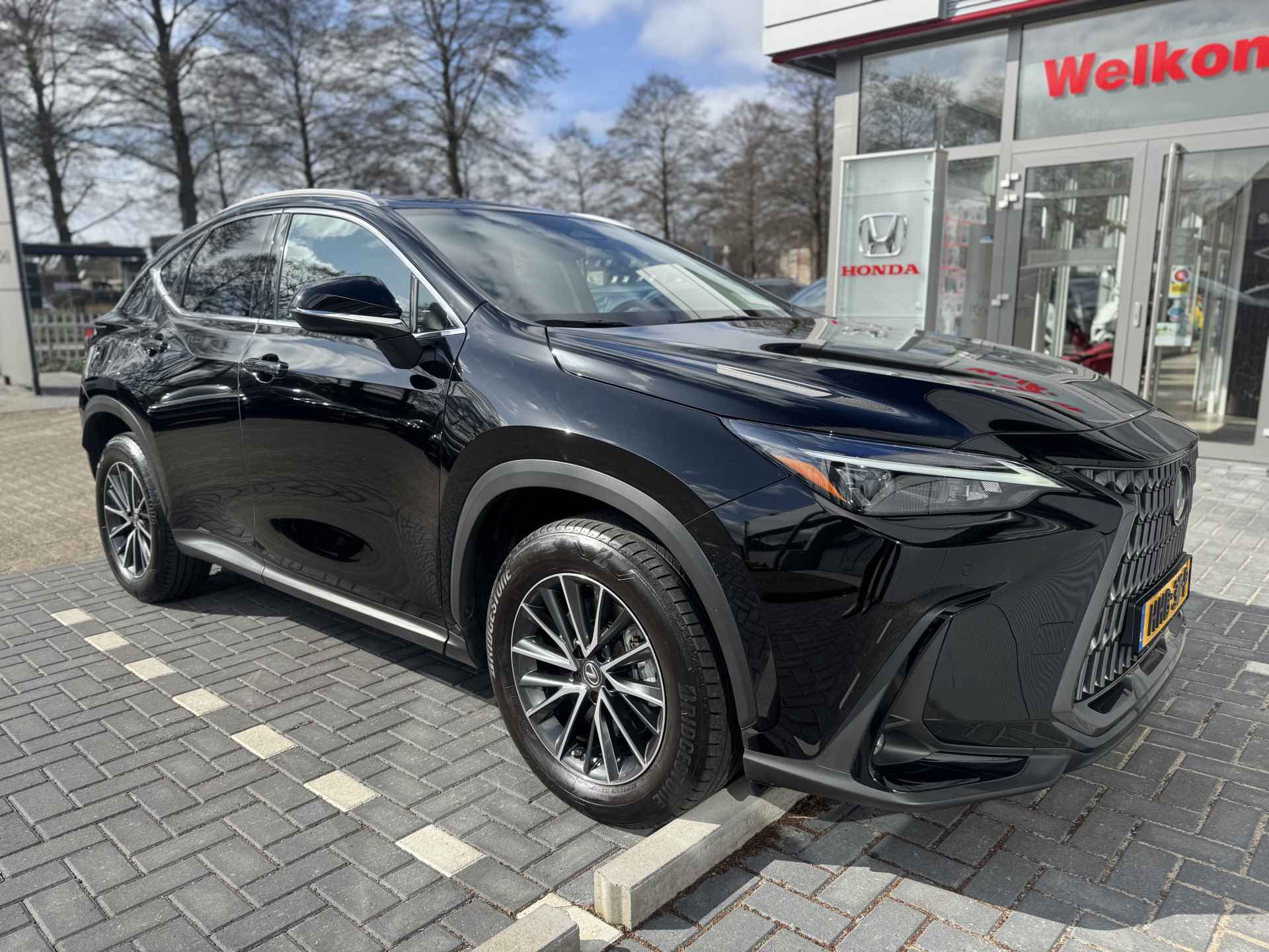 Lexus NX 450h+ AWD Navigatie, Elektrische bestuurderstoel, Parkeersensoren , All-in Rijklaarprijs - 50/52