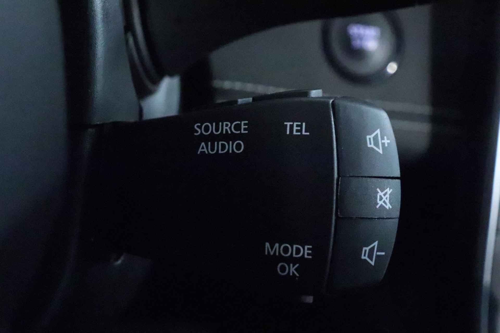 Renault Grand Scénic 1.3 TCe 140 EDC Intens 7p. | Automaat | Navi | PDC + camera | Trekhaak | LMV | Cruise | Bluetooth | - 27/36
