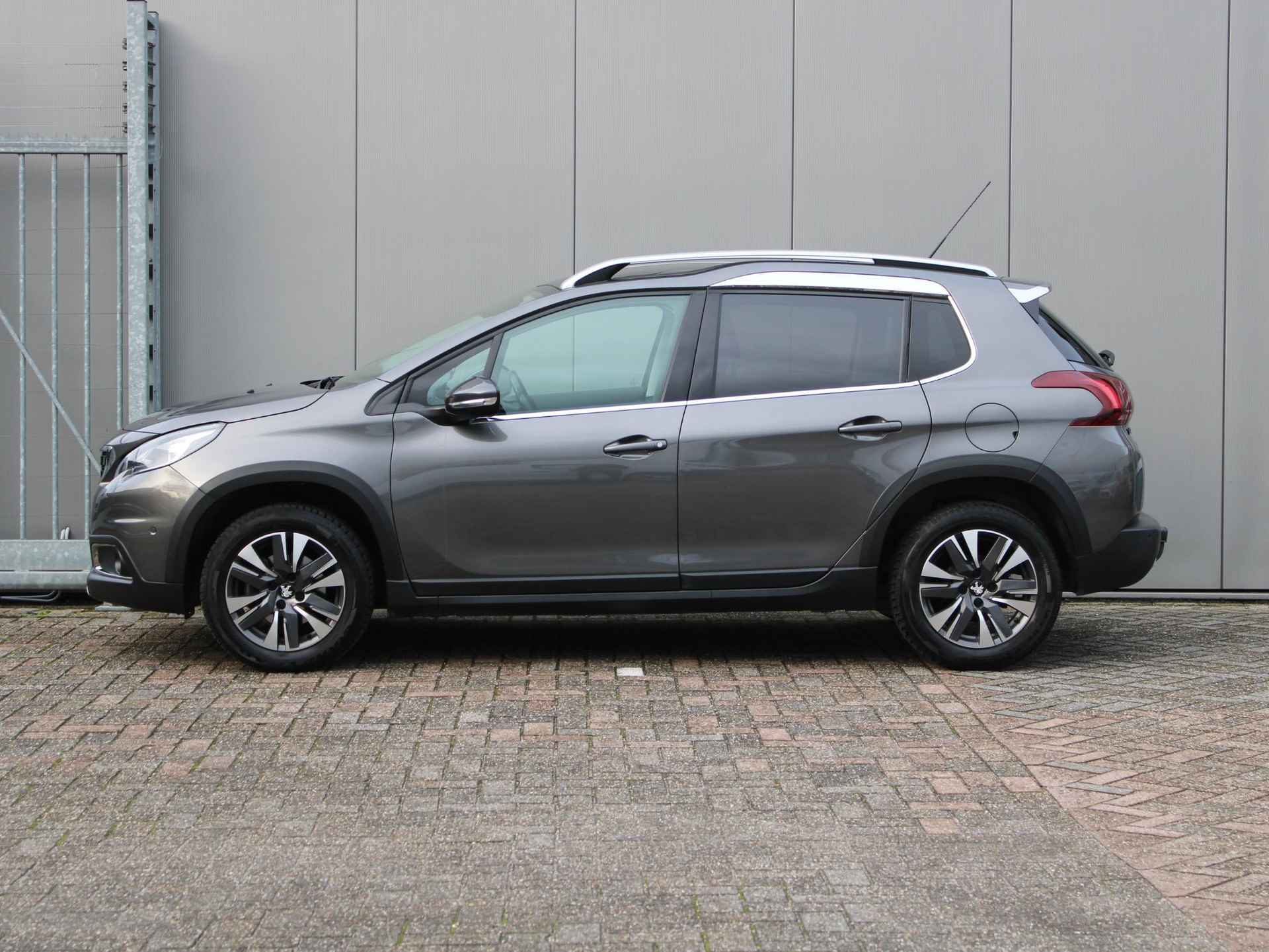 Peugeot 2008 1.2 PureTech Allure Automaat | Navi / Panoramadak / Camera - 12/26