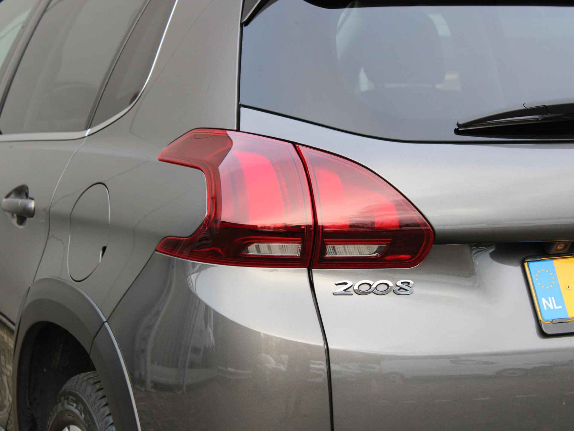 Peugeot 2008 1.2 PureTech Allure Automaat | Navi / Panoramadak / Camera - 26/26