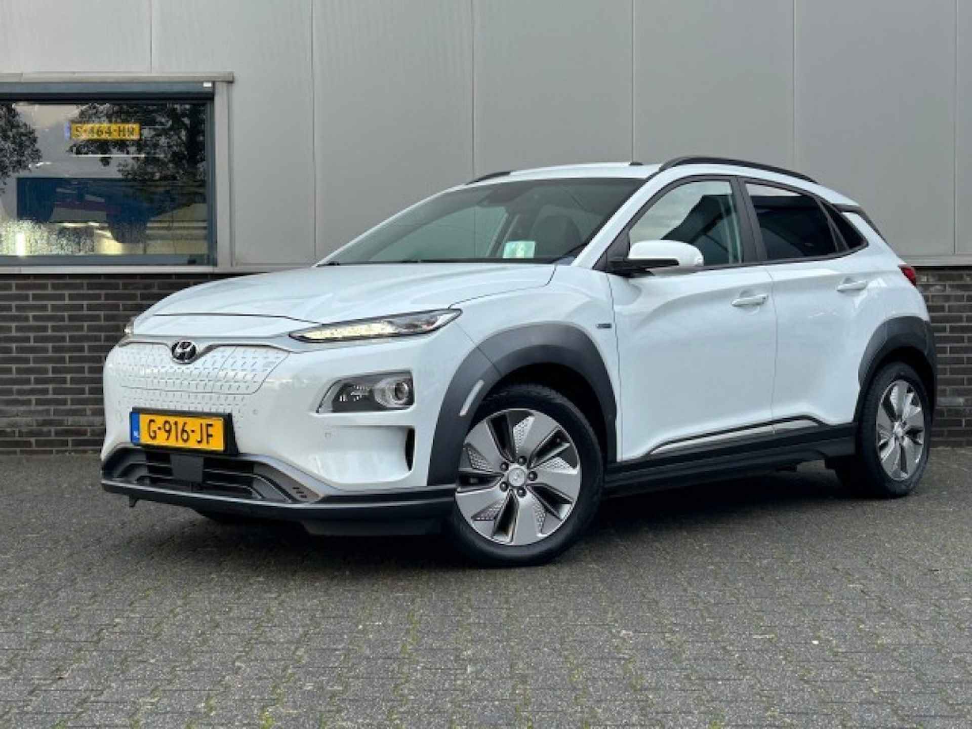 HYUNDAI Kona EV Premium 64kWh - Open Dak - Dodehoeksensor - Stoelventilatie - 2/24