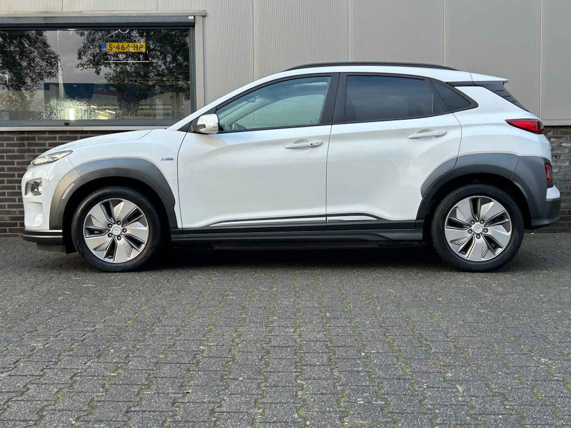 HYUNDAI Kona EV Premium 64kWh - Open Dak - Dodehoeksensor - Stoelventilatie - 4/24