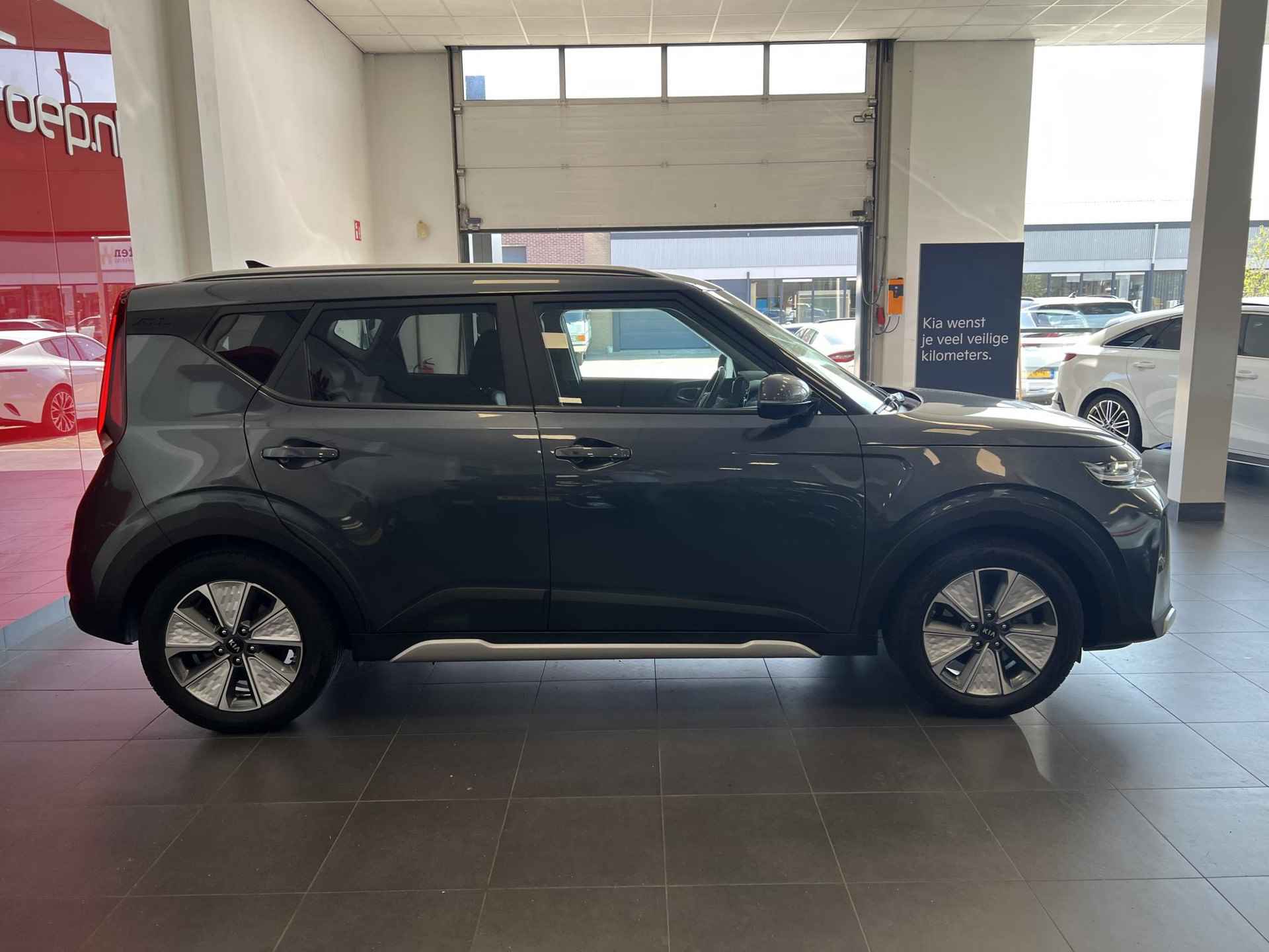 Kia Soul e-Soul ExecutiveLine 64kWh Btw auto, 8% Bijtelling! Particuliere subsidie € 2.000, - 7/24