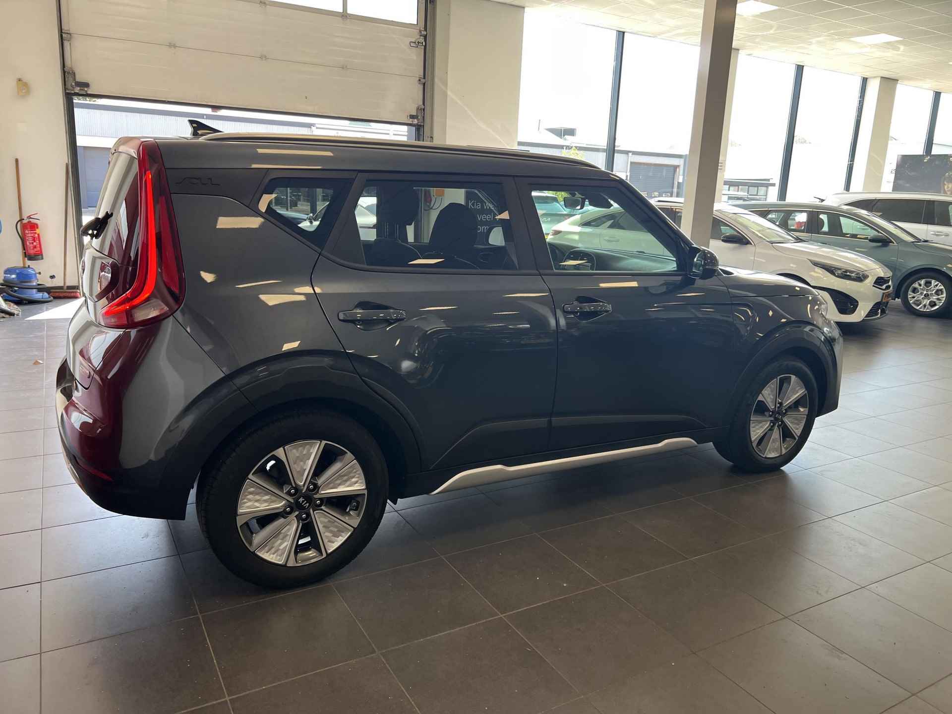 Kia Soul e-Soul ExecutiveLine 64kWh Btw auto, 8% Bijtelling! Particuliere subsidie € 2.000, - 8/24