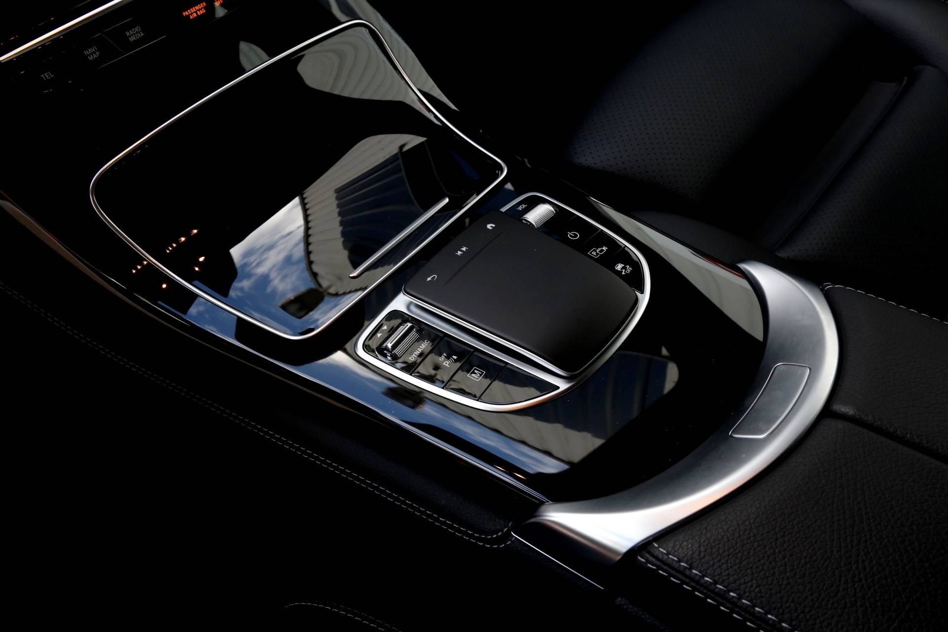 Mercedes-Benz GLC Coupé 300e 4MATIC AMG Plug in Hybride 9G-Aut.*BTW*Perfect Onderh.*Facelift*AMG Ext/int/Diamond Grille/Sport Leder/Stoelverw./Nav - 16/62