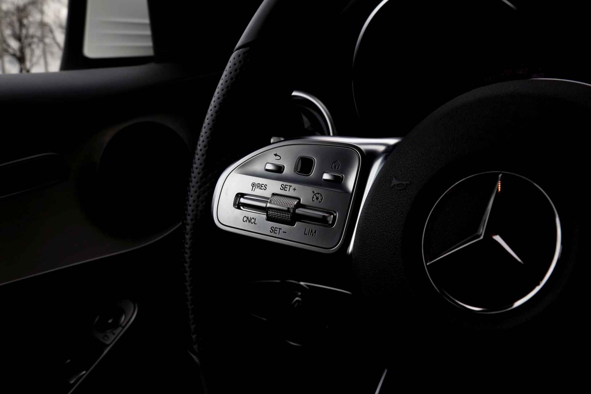 Mercedes-Benz GLC Coupé 300e 4MATIC AMG Plug in Hybride 9G-Aut.*BTW*Perfect Onderh.*Facelift*AMG Ext/int/Diamond Grille/Sport Leder/Stoelverw./Nav - 35/62