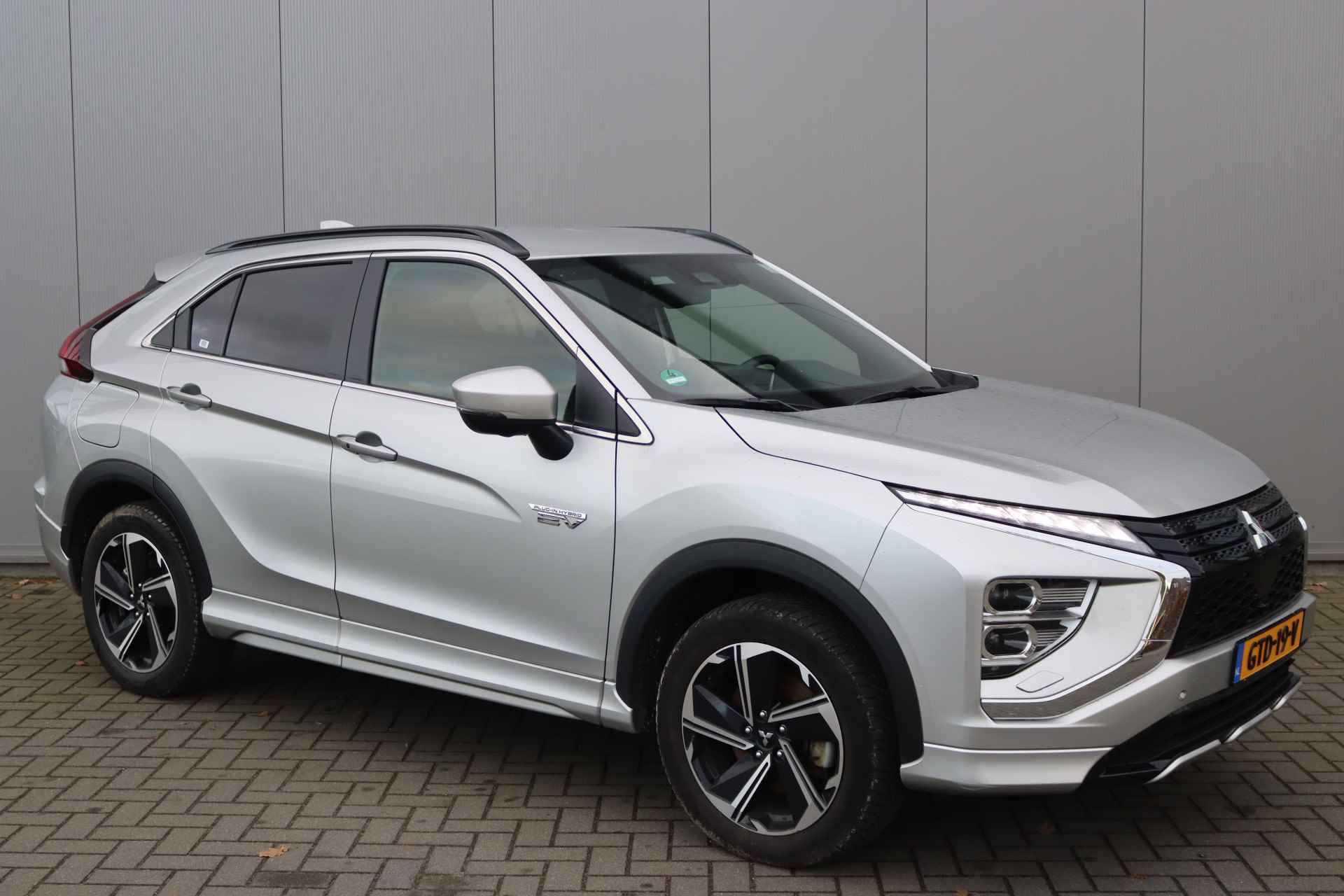 Mitsubishi Eclipse Cross 2.4 PHEV Intense + Sport-pack/Navigatie/Winter-Pack/Camera/Adaptive-Cruise - 2/32