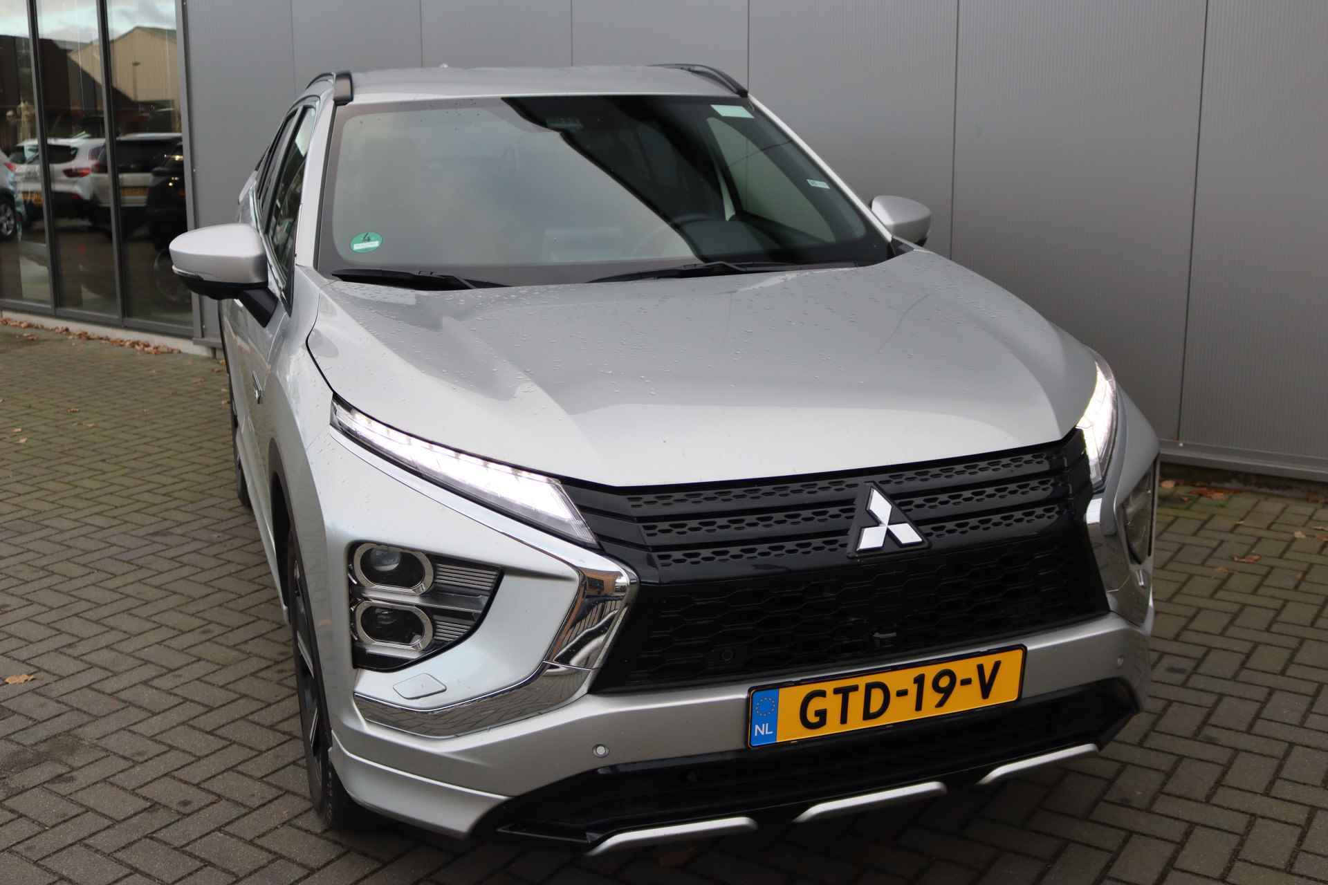 Mitsubishi Eclipse Cross 2.4 PHEV Intense + Sport-pack/Navigatie/Winter-Pack/Camera/Adaptive-Cruise - 9/32