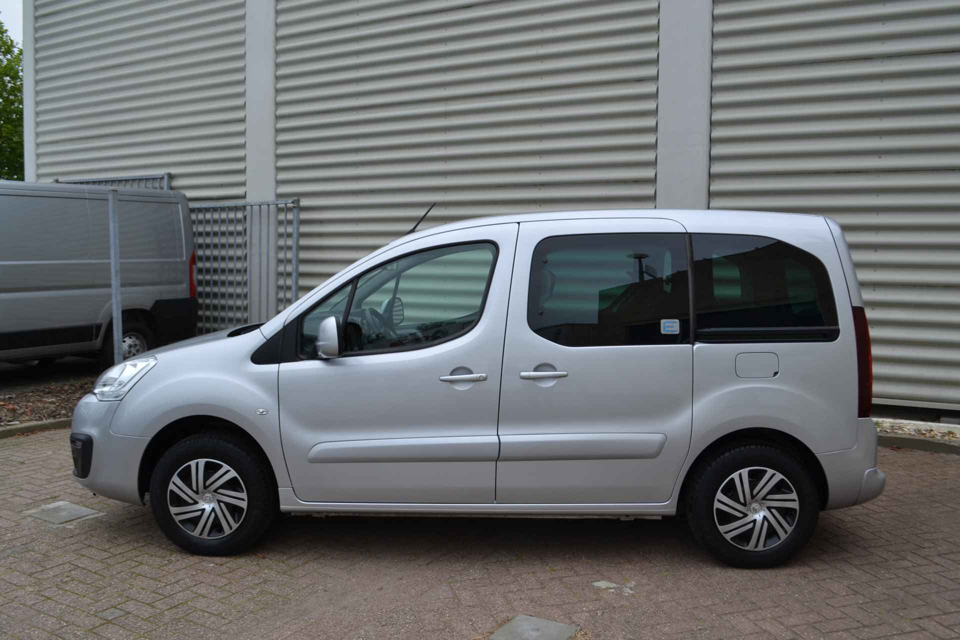 Citroën Berlingo E-Feel 23 kWh /Navigatie/Camera - 3/27