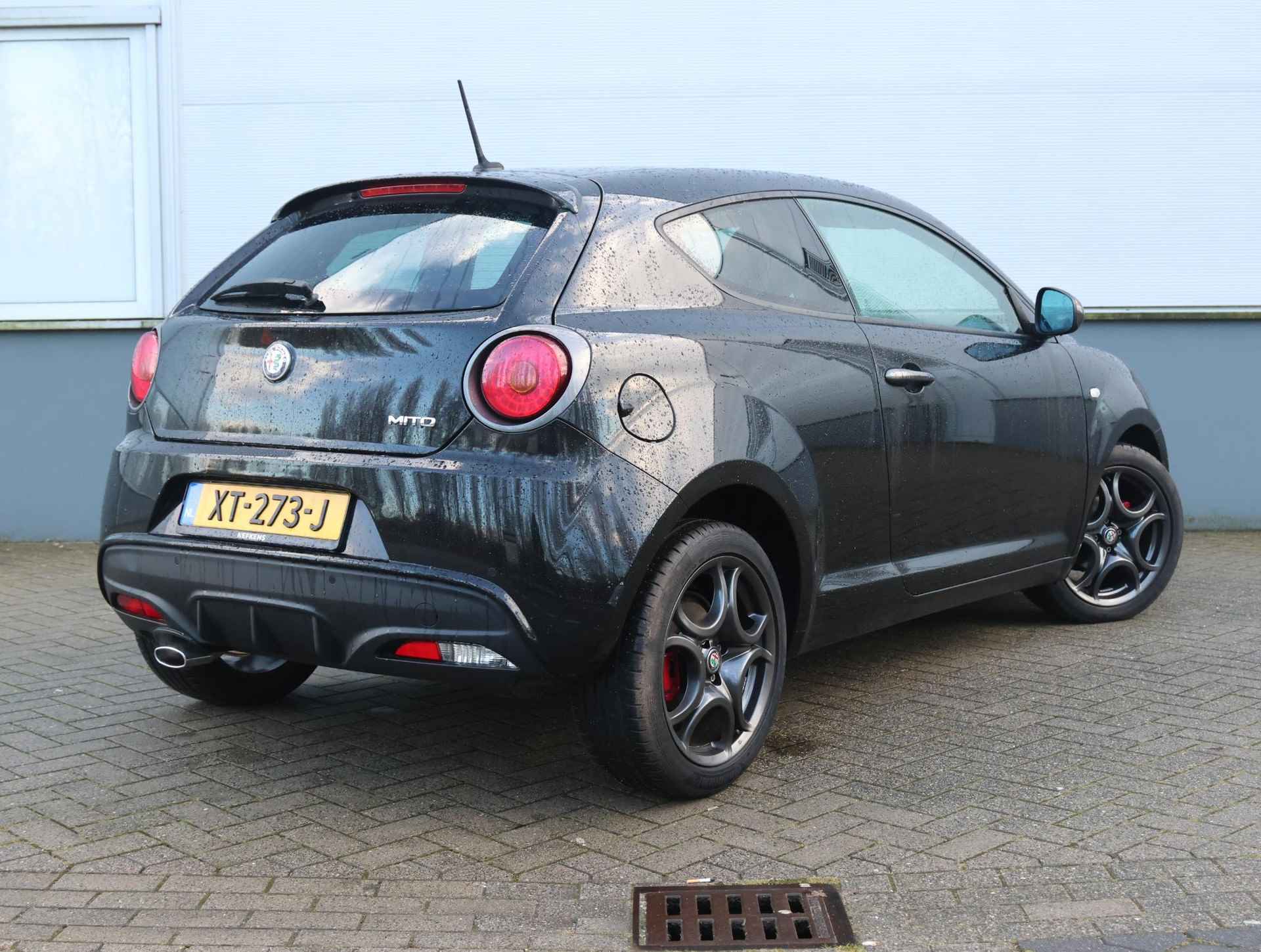 Alfa Romeo MiTo 100pk TwinAir ECO (UNIEK!!/NAV./Climate/S.stoelen/LMV 17"/Armsteun/NL Auto!) - 4/41