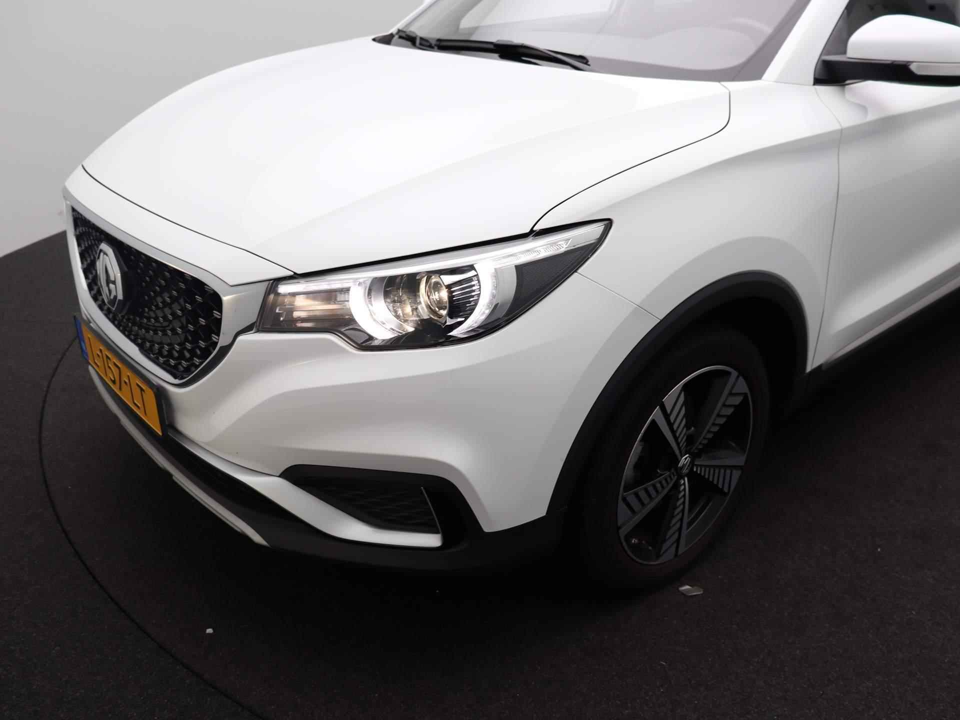 MG ZS EV Luxury 45 kWh | Navigatie | Apple CarPlay & Android auto | Electrisch Panoramadak | Parkeersensoren achter | Lederen bekleding | - 14/27