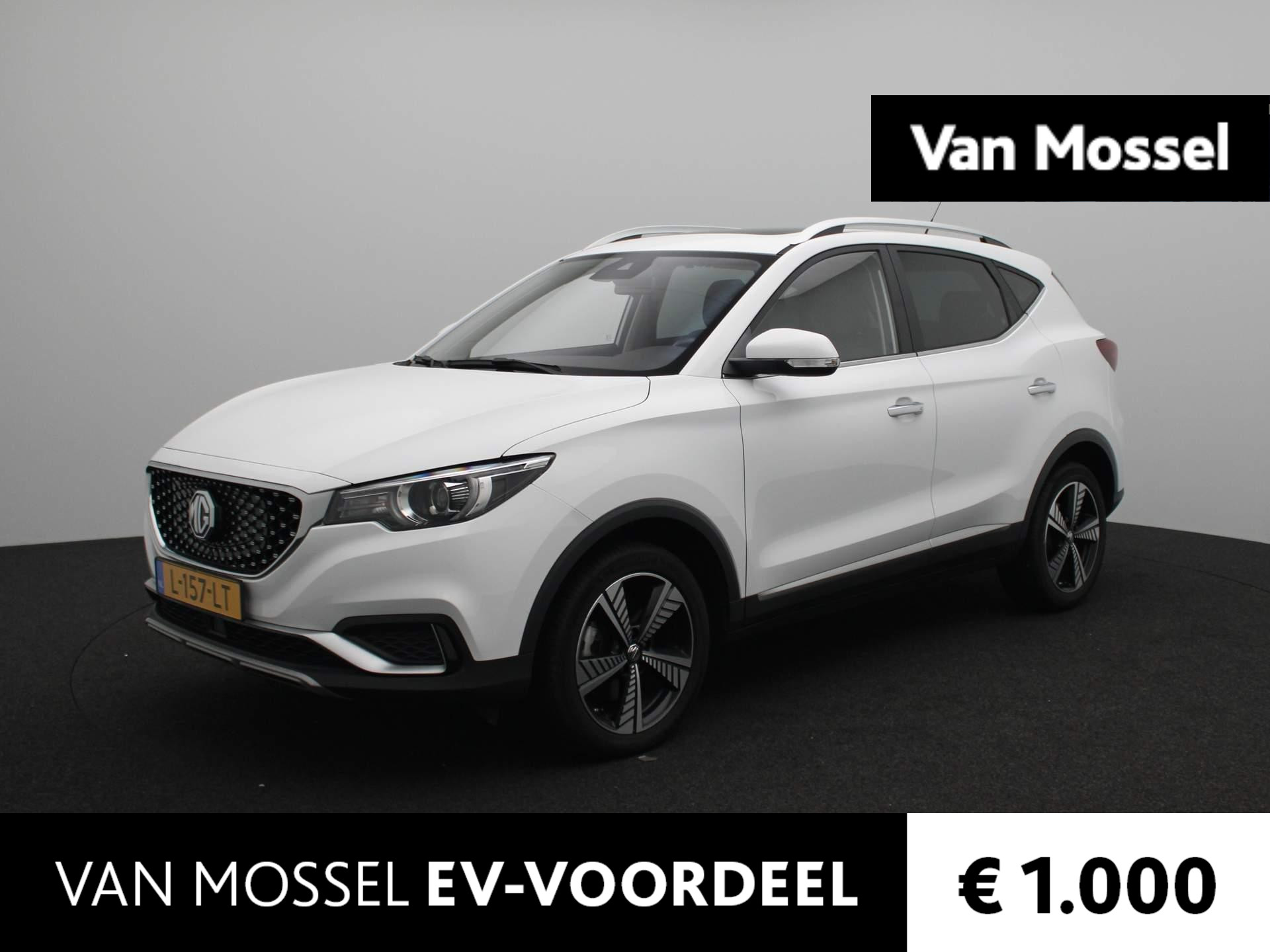 MG ZS EV Luxury 45 kWh | Navigatie | Apple CarPlay & Android auto | Electrisch Panoramadak | Parkeersensoren achter | Lederen bekleding |