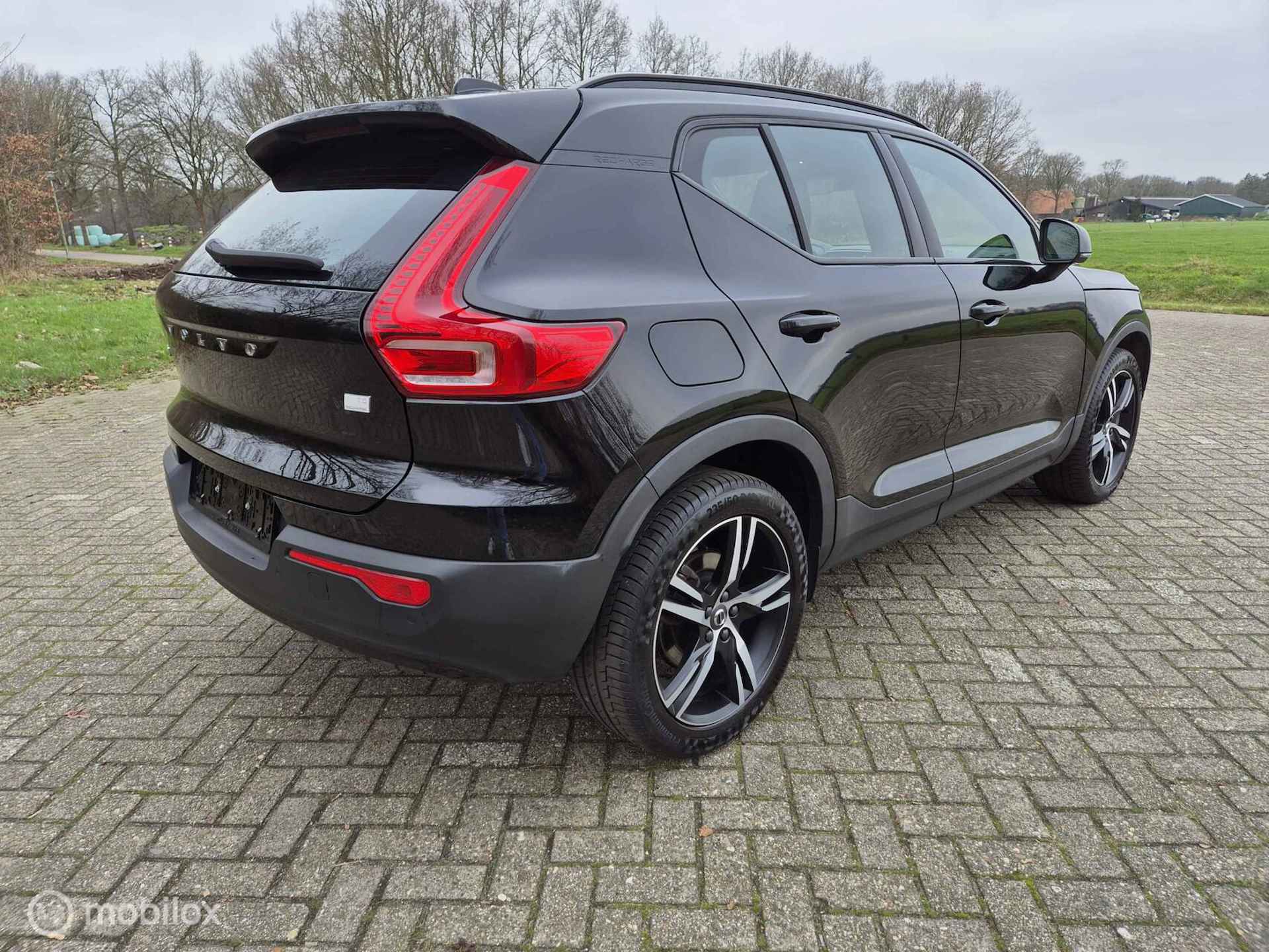 Volvo XC40 1.5 T5 Twin Engine R-Design - 9/39