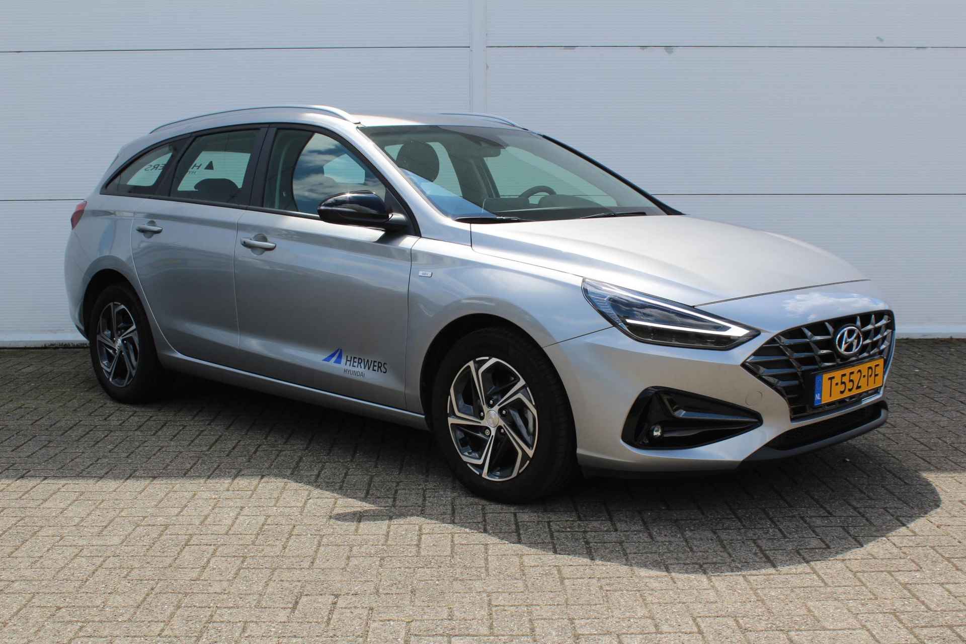 Hyundai i30 Wagon 1.0 T-GDi MHEV Comfort Smart AUTOMAAT / Navigatie + Apple Carplay/Android Auto / Climate Control / Cruise Control / Keyless Entry & Start / Achteruitrijcamera / - 17/42