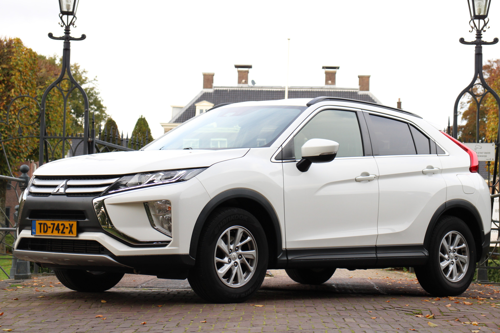 Mitsubishi Eclipse Cross 1.5 DI-T 164PK PURE | NL-AUTO! | TREKHAAK | NAVI | CLIMA | CRUISE | PRACHTIGE STAAT! | DEALER ONDERHOUDEN! | PARKEERSENSOREN