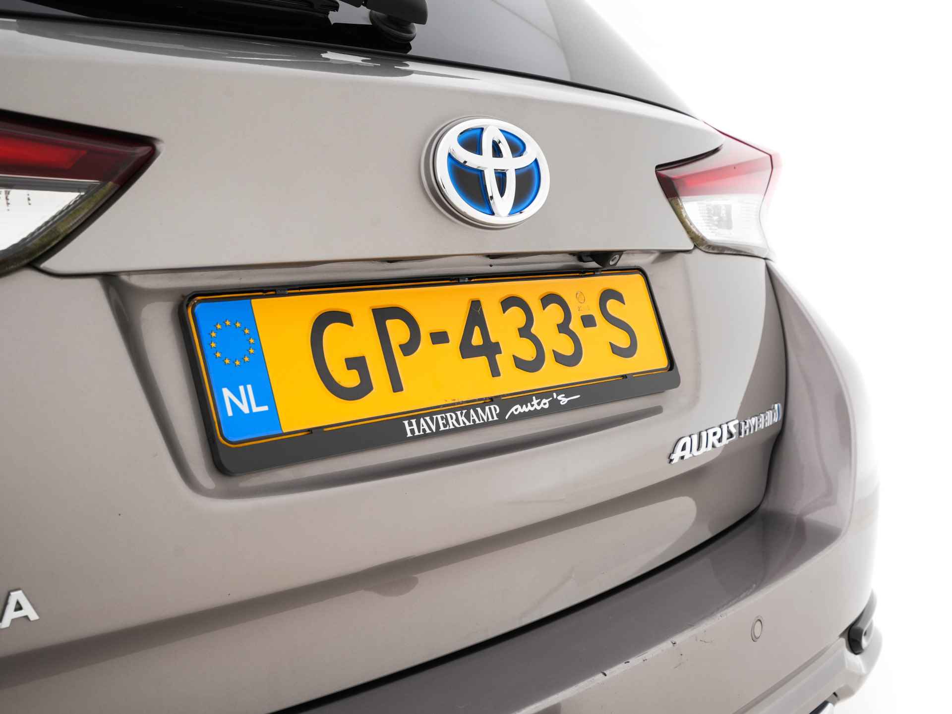 Toyota Auris Touring Sports 1.8 Hybrid Lease Pro Aut. *PANO | NAVI-FULLMAP | 1/2-LEATHER | CAMERA | LANE-ASSIST | PDC | DAB | TOWBAR | ECC | CRUISE | COMFORT-SEATS | 16"ALU* - 24/32