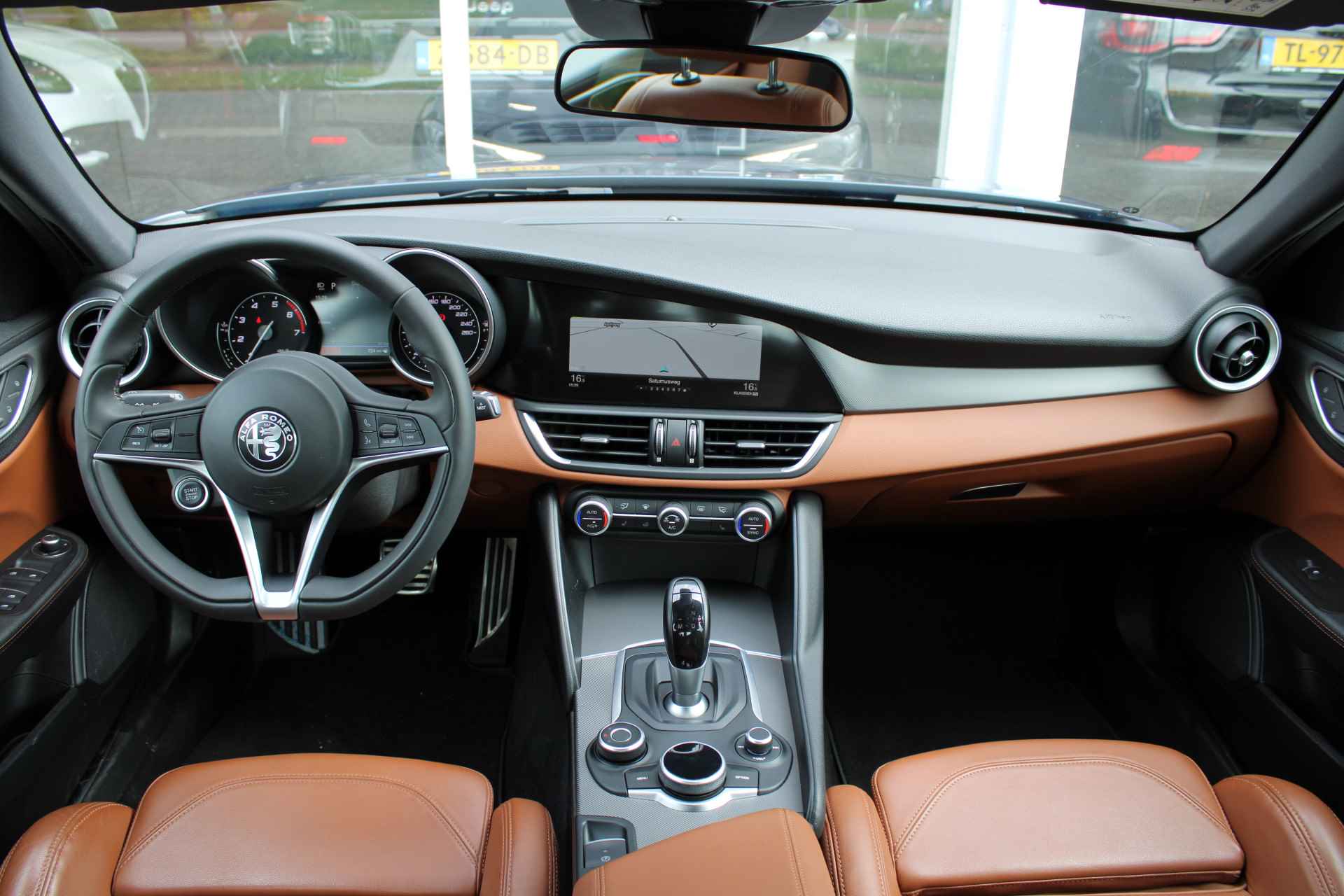 Alfa Romeo Giulia 2.0T Super 200PK | Veloce interieur/exterieur | 18" Velgen | Camera Apple/Android Carplay - 4/24