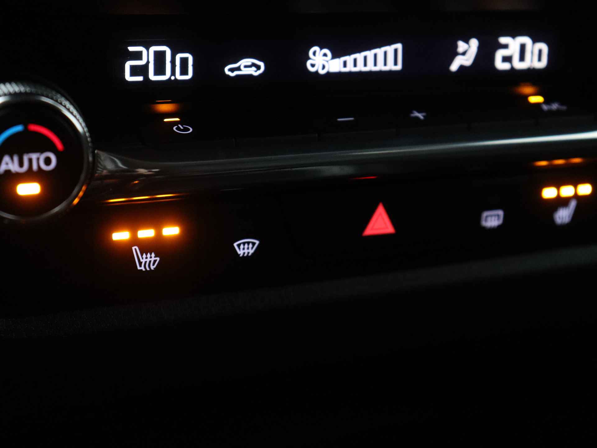 Mazda CX-30 2.0 e-SkyActiv-X M Hybrid Homura | Navigatie | Stoelverwarming | Elektrische Achterklep | Camera | Parkeersensoren | - 35/47