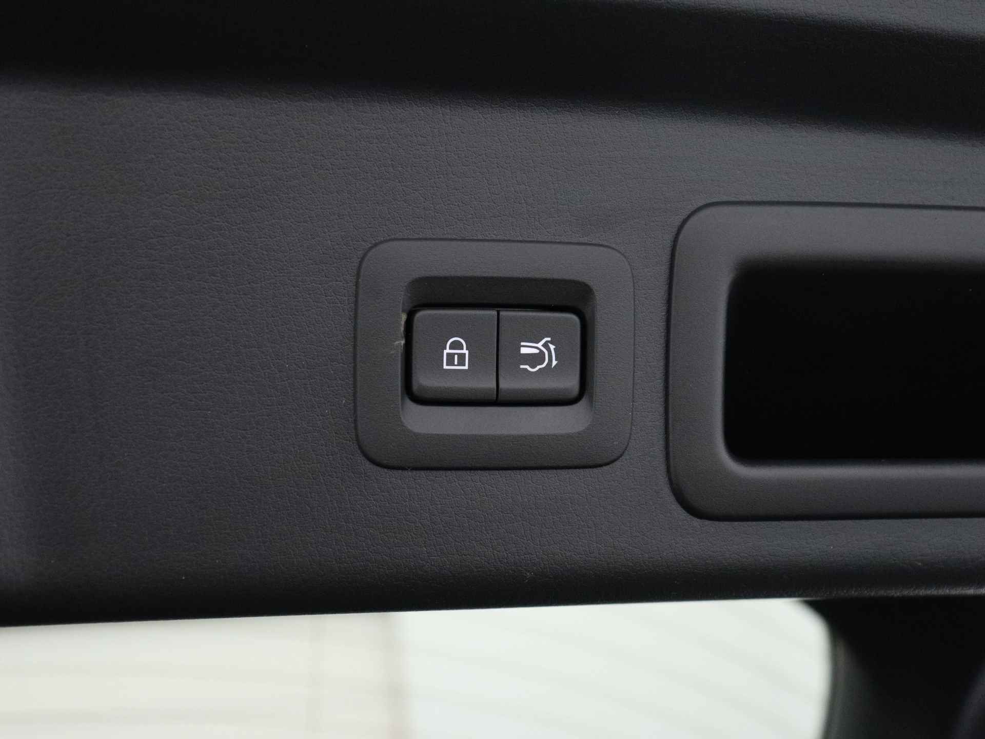 Mazda CX-30 2.0 e-SkyActiv-X M Hybrid Homura | Navigatie | Stoelverwarming | Elektrische Achterklep | Camera | Parkeersensoren | - 37/47