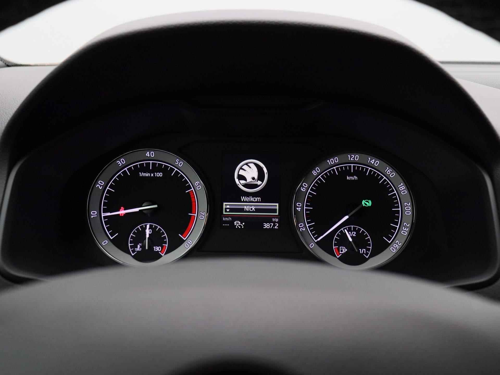 Skoda Karoq 1.0 TSI Style | NAVIGATIE | STOELVERWARMING | CAMERA | ELEK.LAADKLEP | APPLE CARPLAY | - 19/43