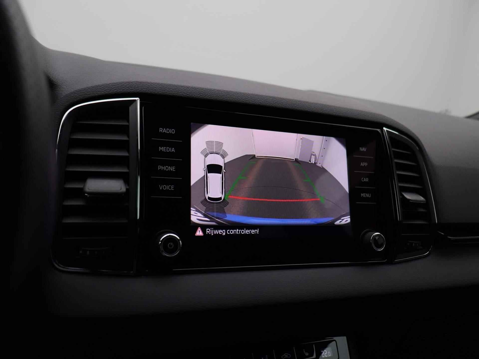 Skoda Karoq 1.0 TSI Style | NAVIGATIE | STOELVERWARMING | CAMERA | ELEK.LAADKLEP | APPLE CARPLAY | - 21/43