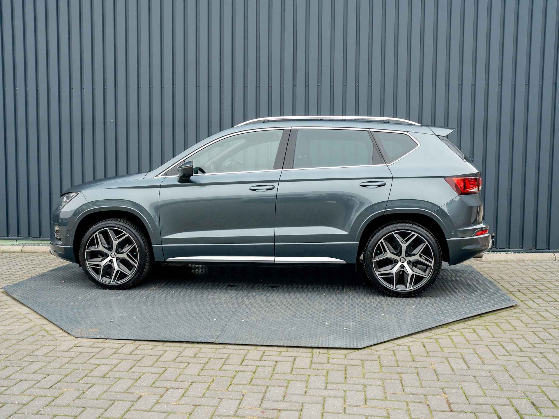 SEAT Ateca 1.5 TSI FR Business Intense | Panodak | Trekhaak wegkl. | Beats | 19'' | Prijs Rijklaar!! - 4/52