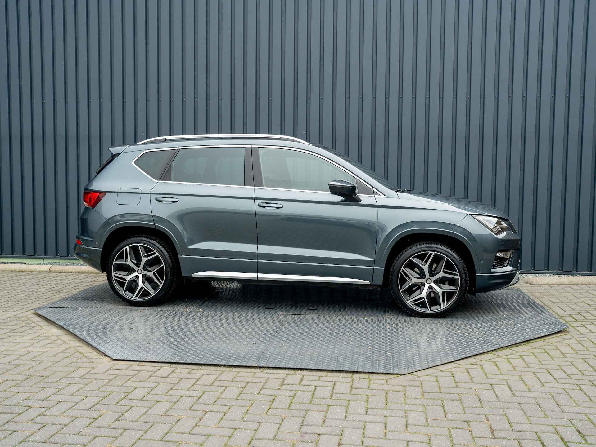 SEAT Ateca 1.5 TSI FR Business Intense | Panodak | Trekhaak wegkl. | Beats | 19'' | Prijs Rijklaar!! - 24/52