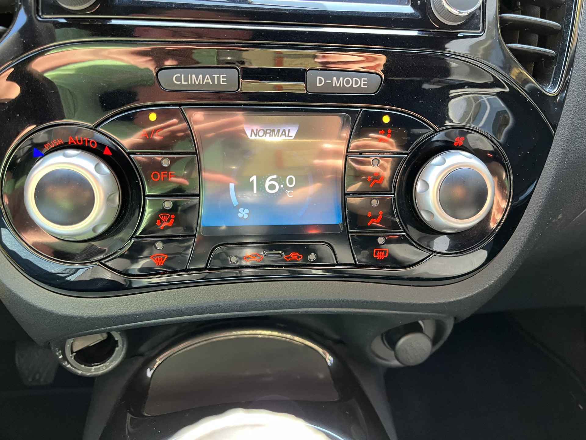 Nissan Juke 1.2 DIG-T S/S N-Connecta Climate Control, Apple Carplay, Stoelverwarming, Zwarte hemel, 17" Lichtmetalen velgen, Achteruitrijcamera, Multifunctioneel stuurwiel, Navigatiesysteem (MET GARANTIE*) - 24/28