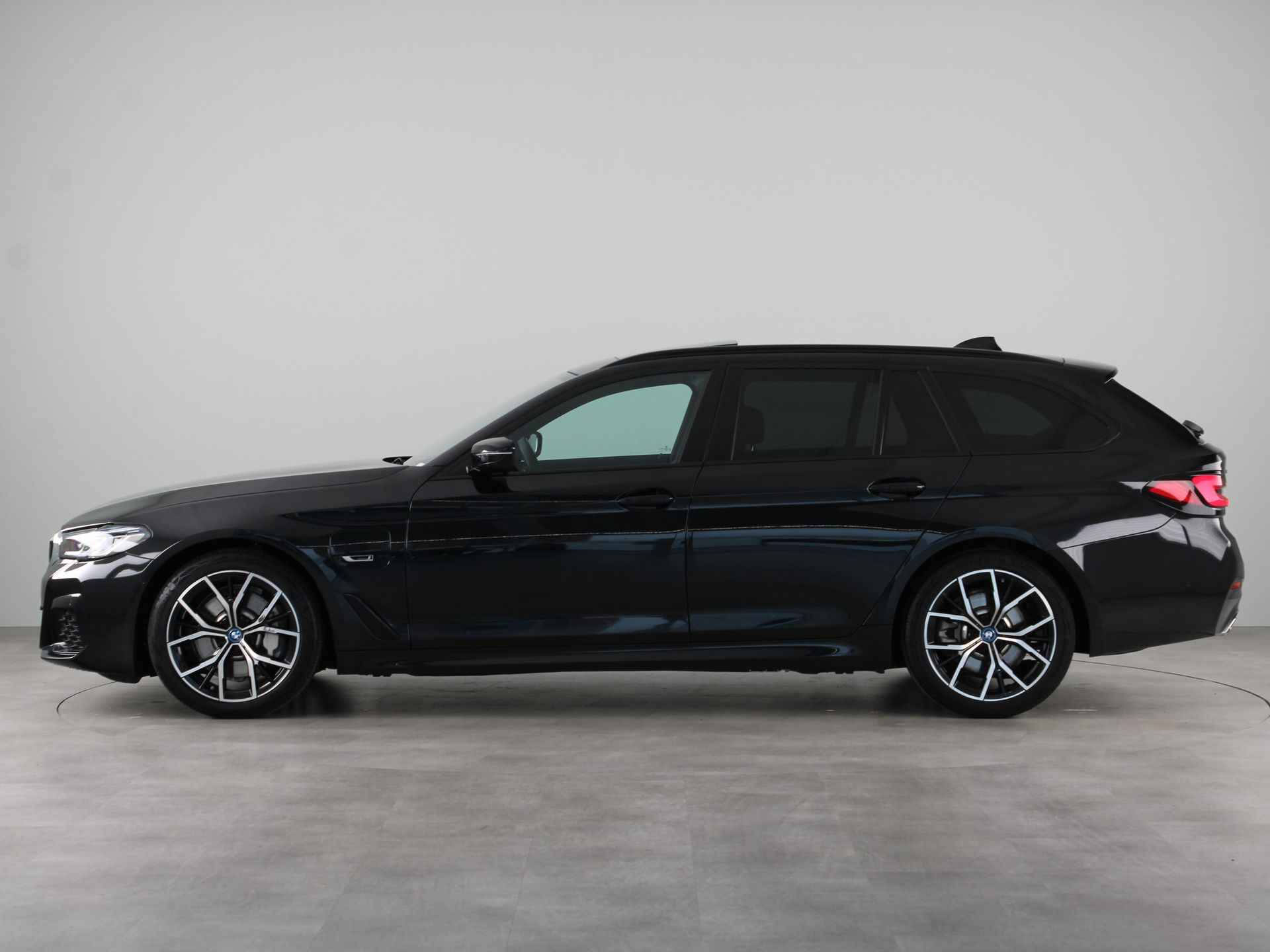 BMW 5 Serie Touring 530e xDrive - 13/27