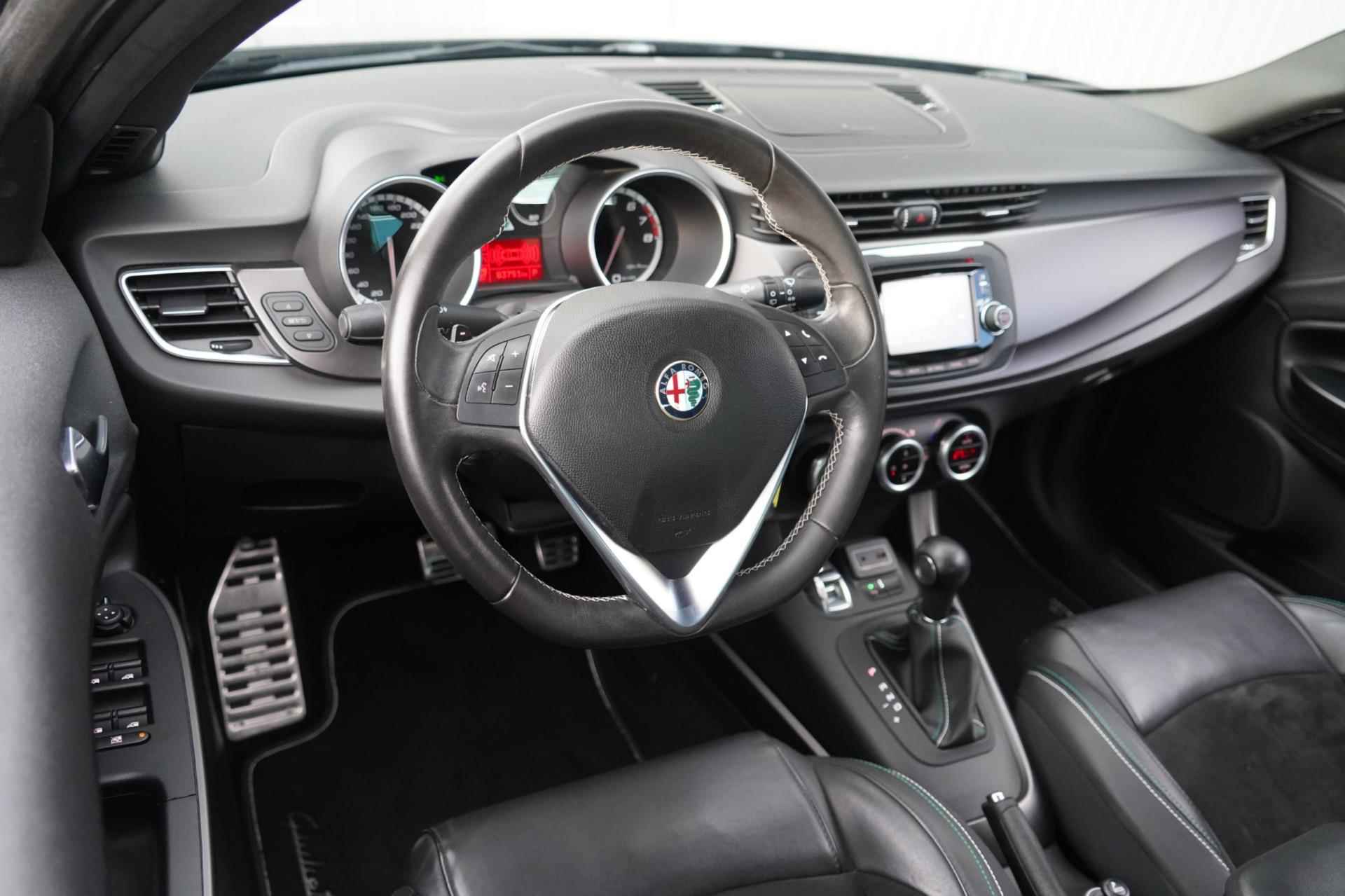 Alfa Romeo Giulietta 1.7 TBi Quadrifoglio Verde / Automaat / Leder&Alcantara / Cruise / Stoelverwarming / 83dkm! - 10/36