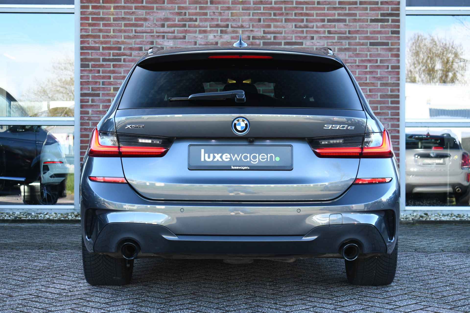 BMW 3 Serie Touring 330e xDrive M-Sport Pano ACC HUD Laser 19inch - 8/80