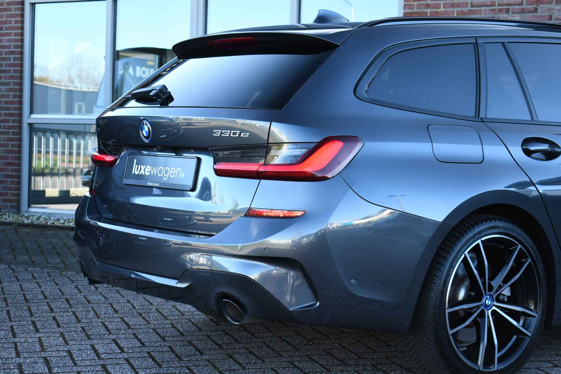 BMW 3 Serie Touring 330e xDrive M-Sport Pano ACC HUD Laser 19inch - 22/80