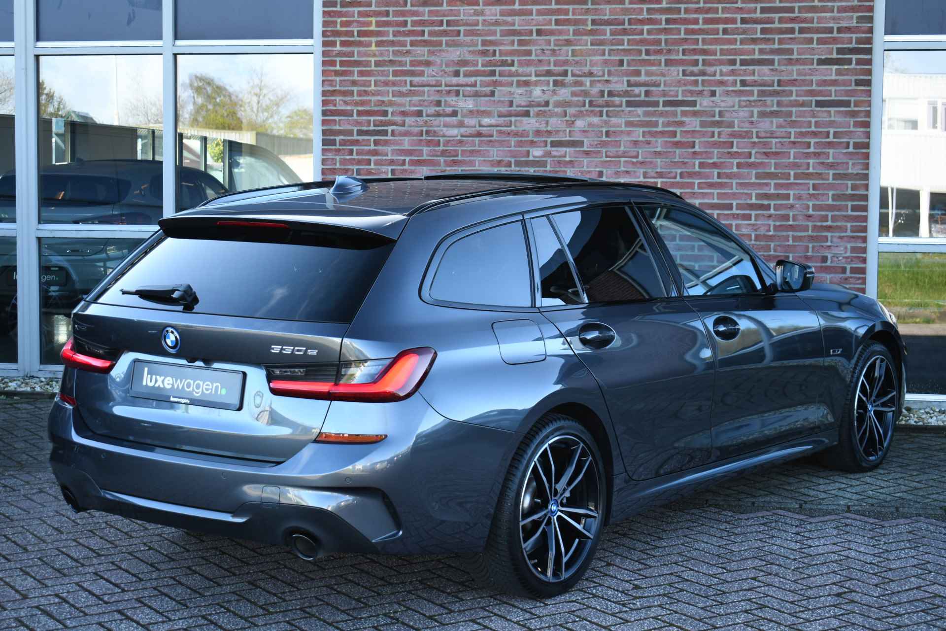 BMW 3 Serie Touring 330e xDrive M-Sport Pano ACC HUD Laser 19inch - 32/80