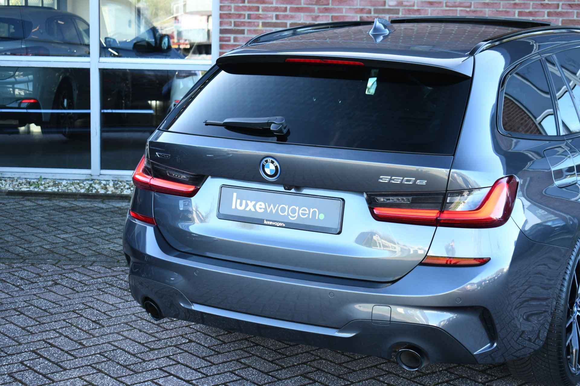 BMW 3 Serie Touring 330e xDrive M-Sport Pano ACC HUD Laser 19inch - 44/80