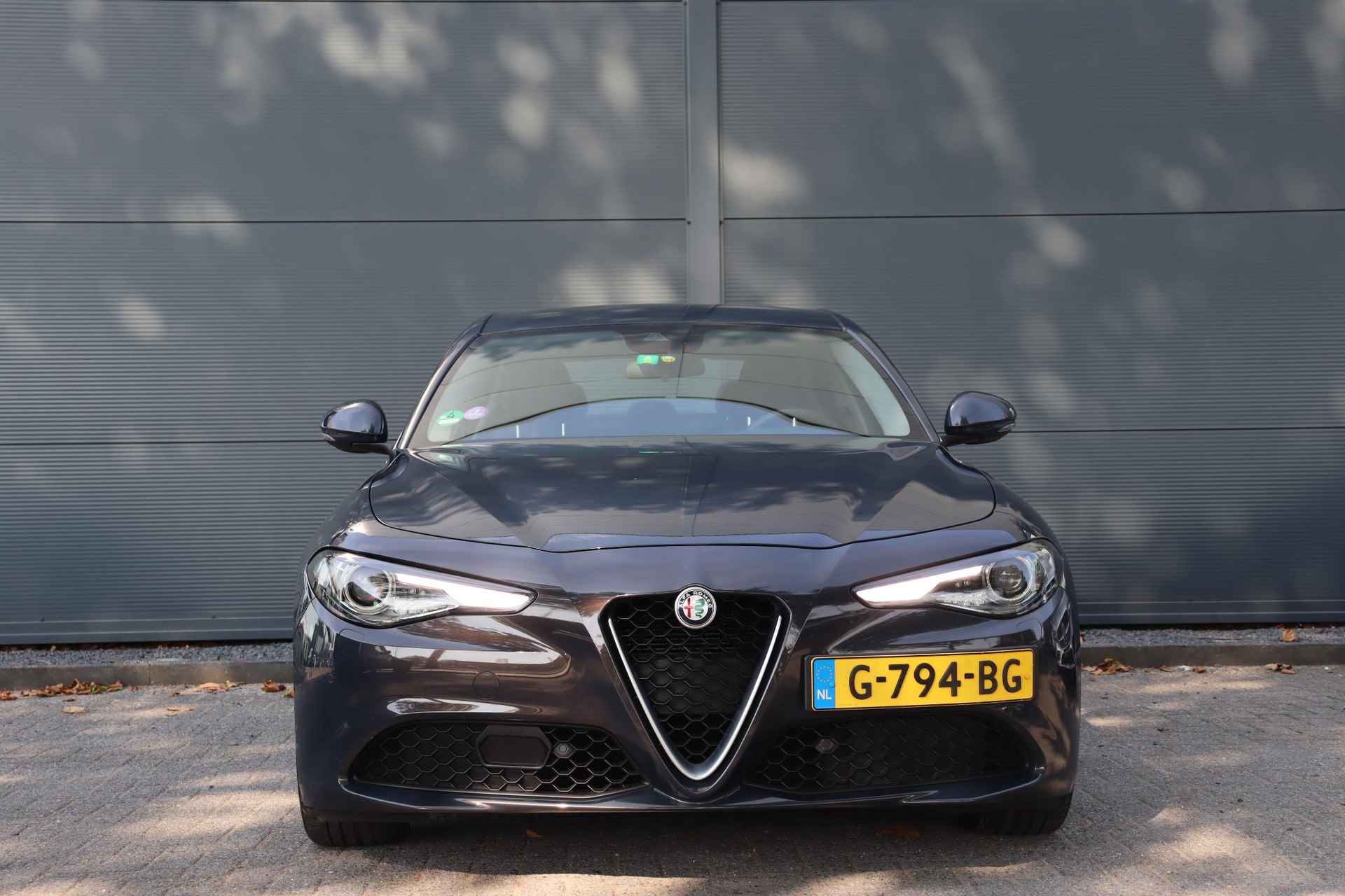 Alfa Romeo Giulia 2.0T Super / Automaat / Keyless / Xenon / - 2/36