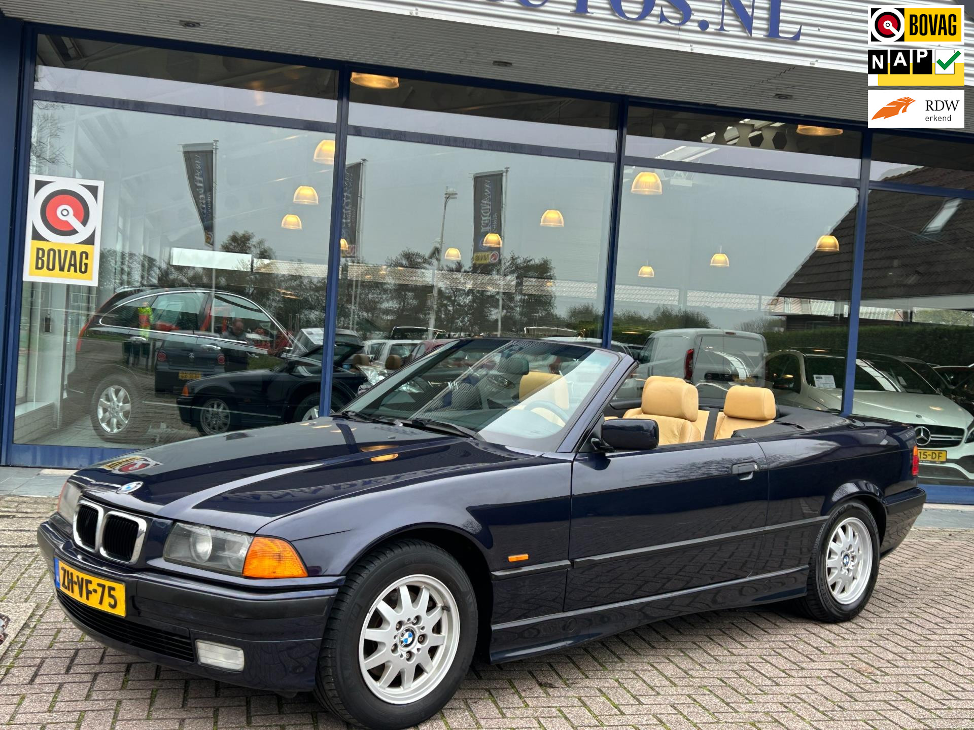 BMW 3-serie Cabrio 320i Executive Aut. Hardtop Elek. Dak Leder Elek. Stoelen+Verw. NAP NL-Auto Nette Staat!