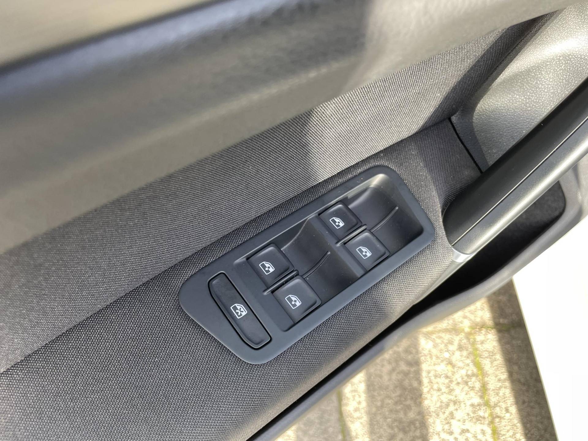 Volkswagen Golf Sportsvan 1.0 TSI Comfortline l Clima l Parkeersensoren. - 17/19