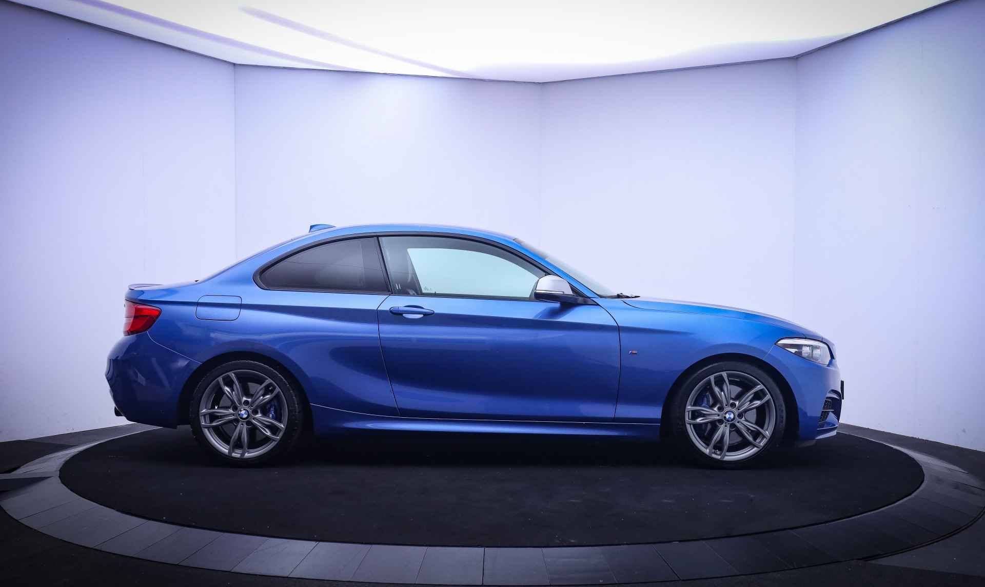 BMW 2 Serie Coupé M240iA High Executive 1E EIG! FULL LED/DAKOTA LEDER/NAVI/DAB+/CLIMA/CRUISE/STOELVERW./PDC/LMV 18'' - 4/26