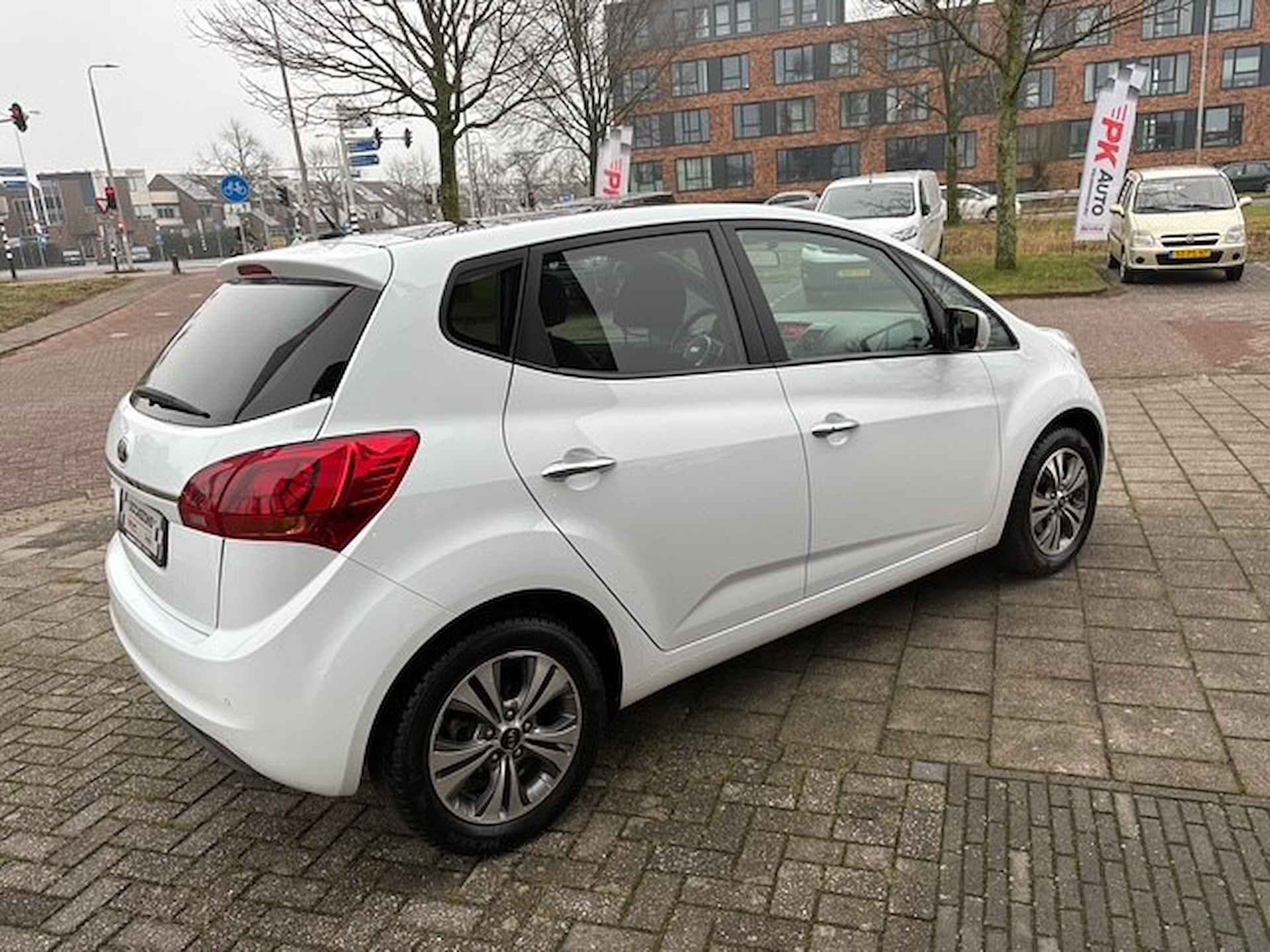 Kia Venga 1.6 CVVT ExecutiveLine "| Navi | Cruise | Pano | 46.924 km Dealeronderhouden - 5/24