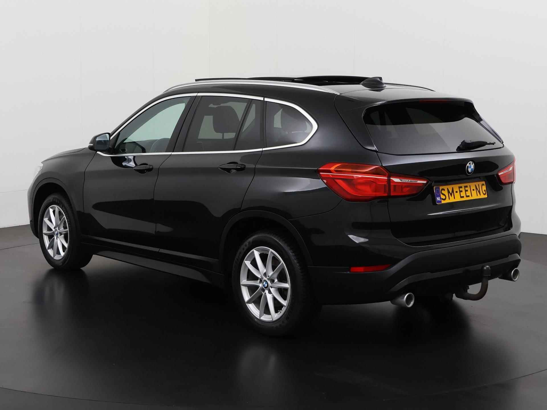 BMW X1 sDrive20i Executive | Trekhaak | Panoramadak | Leder | Elek achterklep | Zondag Open! - 6/37