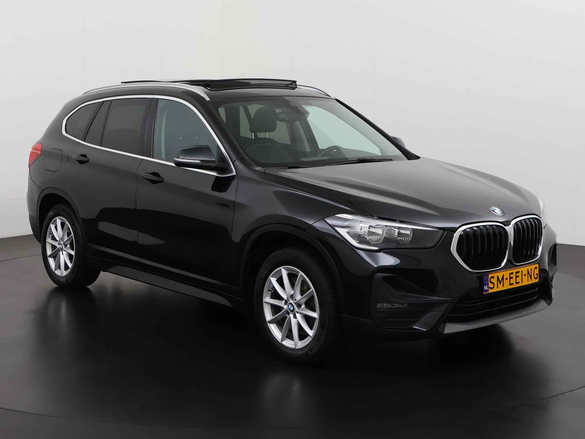 BMW X1 sDrive20i Executive | Trekhaak | Panoramadak | Leder | Elek achterklep | Zondag Open! - 30/37