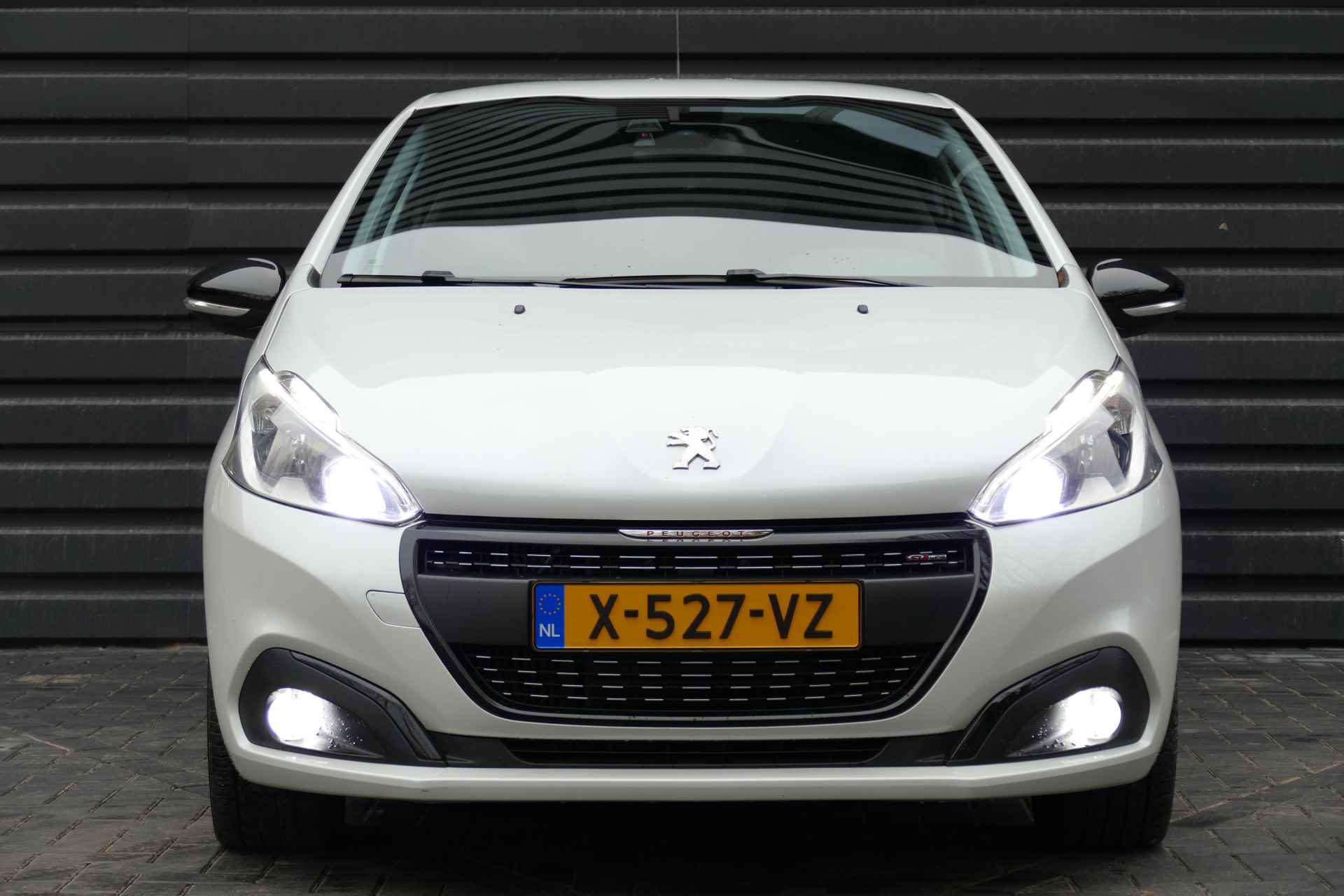 Peugeot 208 1.2 PURETECH 110PK 5-DRS GT-LINE / NAVI / LED / CLIMA / PDC / CAMERA / 17" LMV / CRUISECONTROL / BLUETOOTH / 2E EIGENAAR / - 3/21