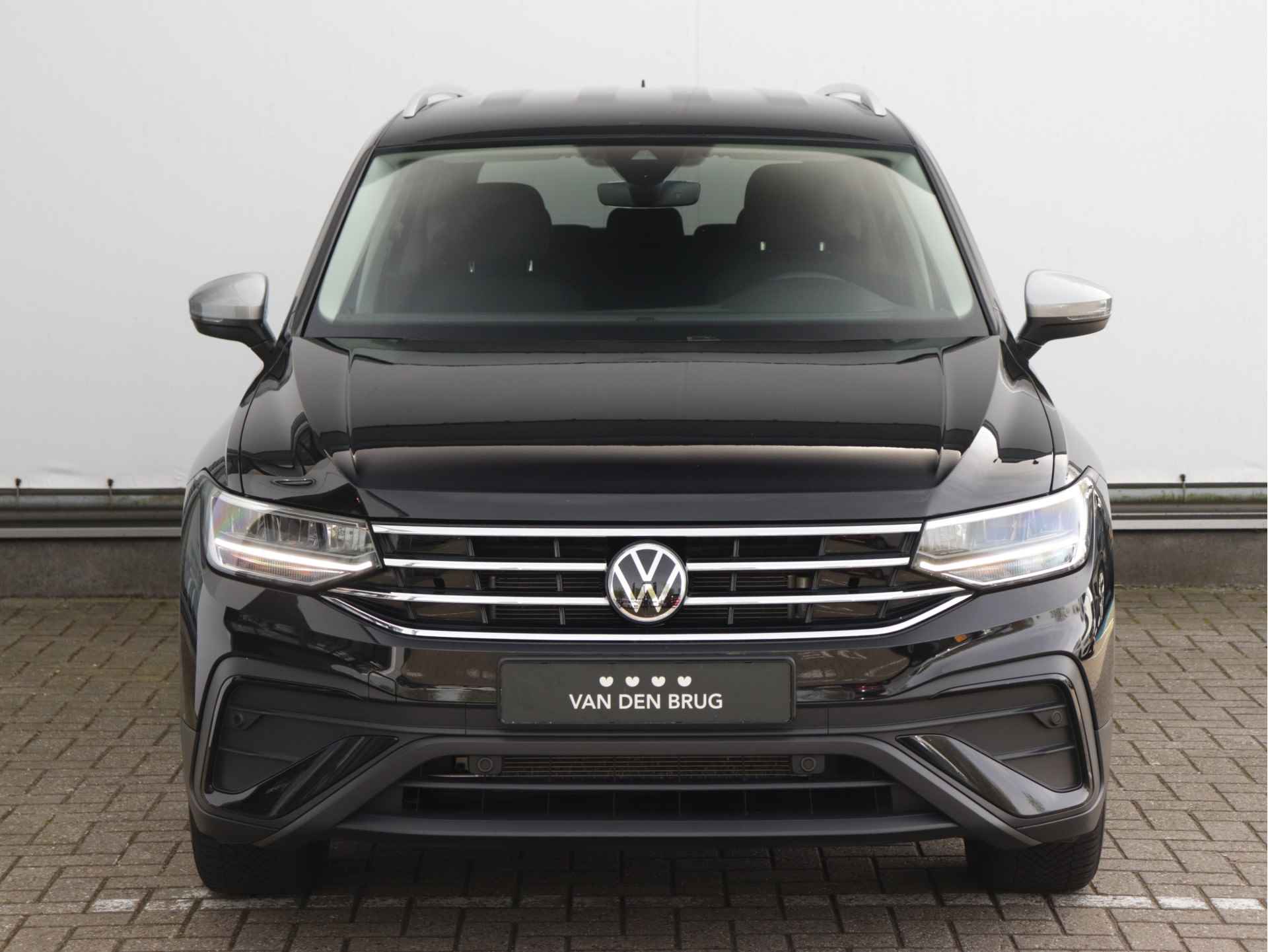 Volkswagen Tiguan Allspace 1.5 TSI Life 7-zitter 150 pk Automaat | Navigatie | Adaptive cruise control | 7-stoelen | Climate control | - 4/44