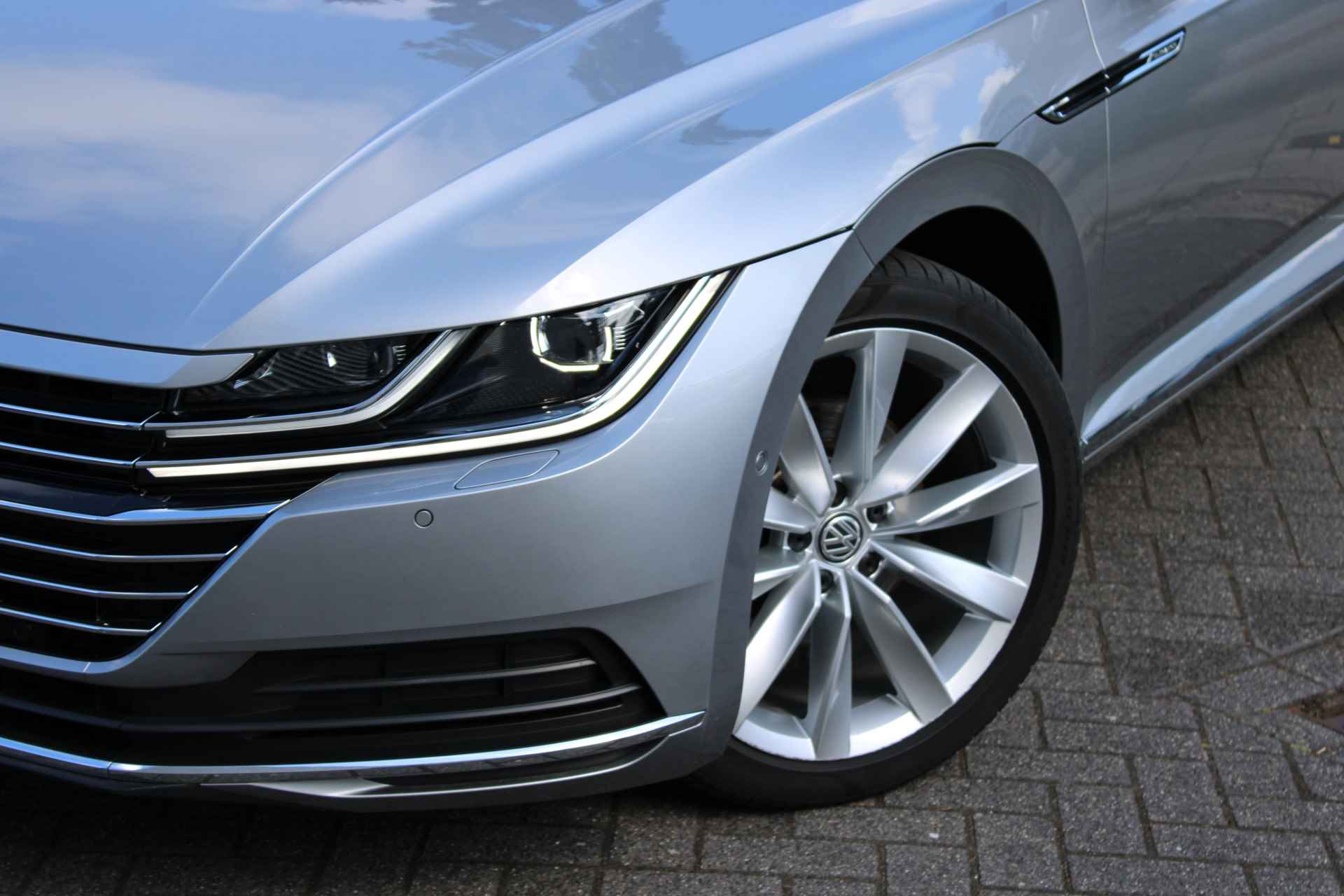 Volkswagen Arteon 2.0 TSI 190pk DSG Elegance / Panoramadak / Virtual Cockpit / Trekhaak Elek. / Dynaudio/ Standkachel / 19" LMV / Leder-Alcantara / LED Matrix / Navi / Camera / Keyless / Alarm / Stuur en Stoelverwarming V+A - 11/36