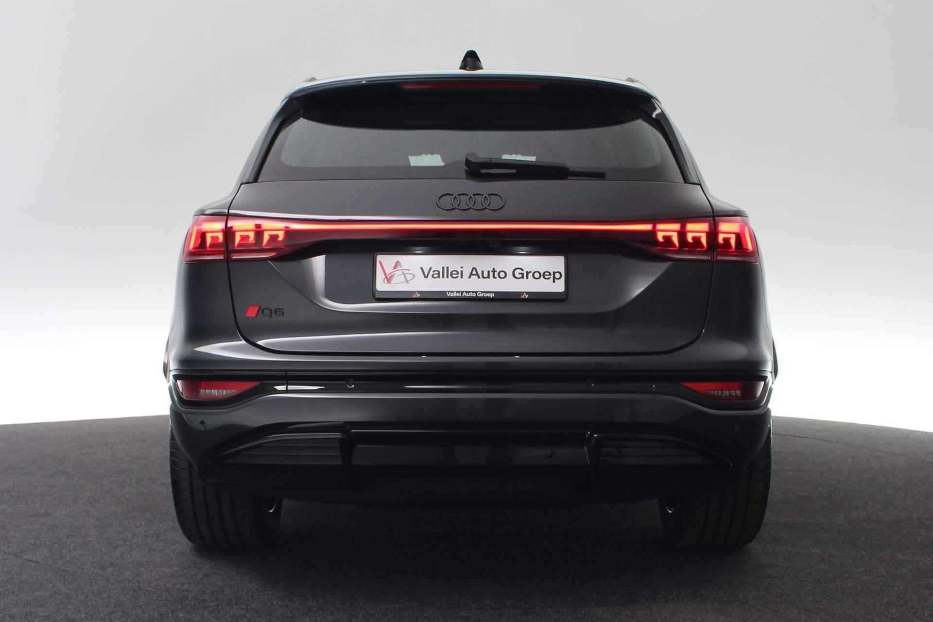 Audi Q6 e-tron S Edition performance 306pk | 30 Day Sale!** | Tech pro | Comfortpakket pro | S line exterieur | - 24/56