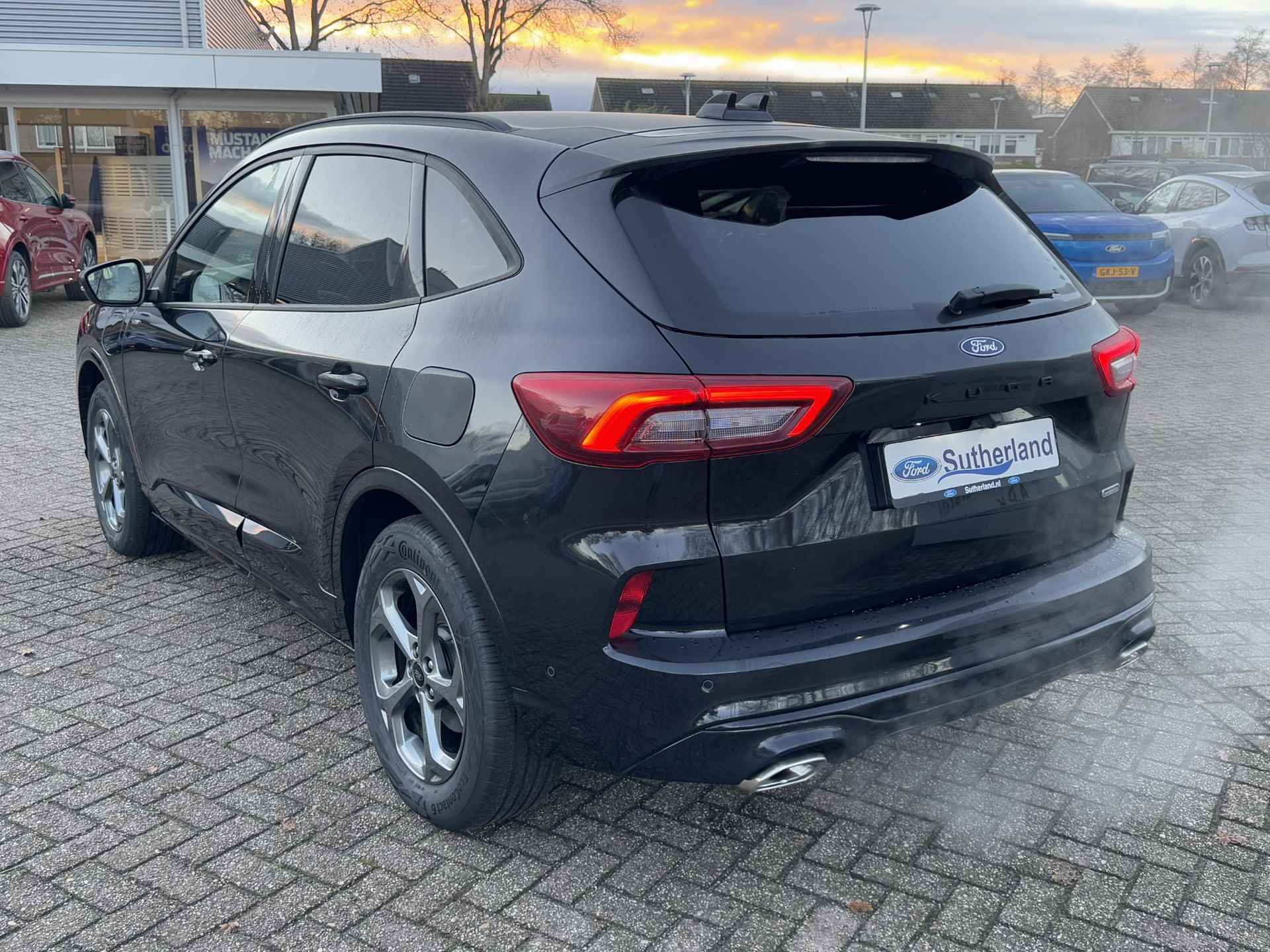 Ford Kuga 2.5 PHEV ST-Line X 243pk Voorraad ! | Wegklapbare trekhaak | Technology Pack | Winter Pack | 12-weg AGR stoelen | 4.000 EU VOORDEEL - 3/25