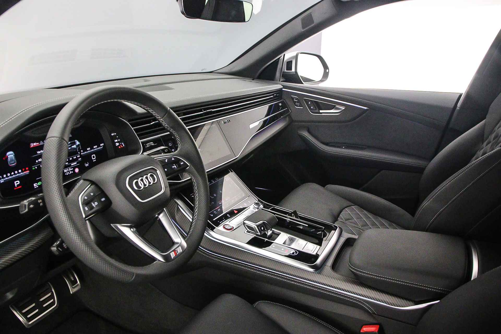Audi SQ8 4.0 TFSI Quattro 507pk | Advanced Onderstel | Head Up | B&O | OLED | 23 inch | Sportdiff | Standkachel | Alcantara Hemel | Leder | S-Stoelen | Stoelventilatie/Massage | Carbon | - 11/61