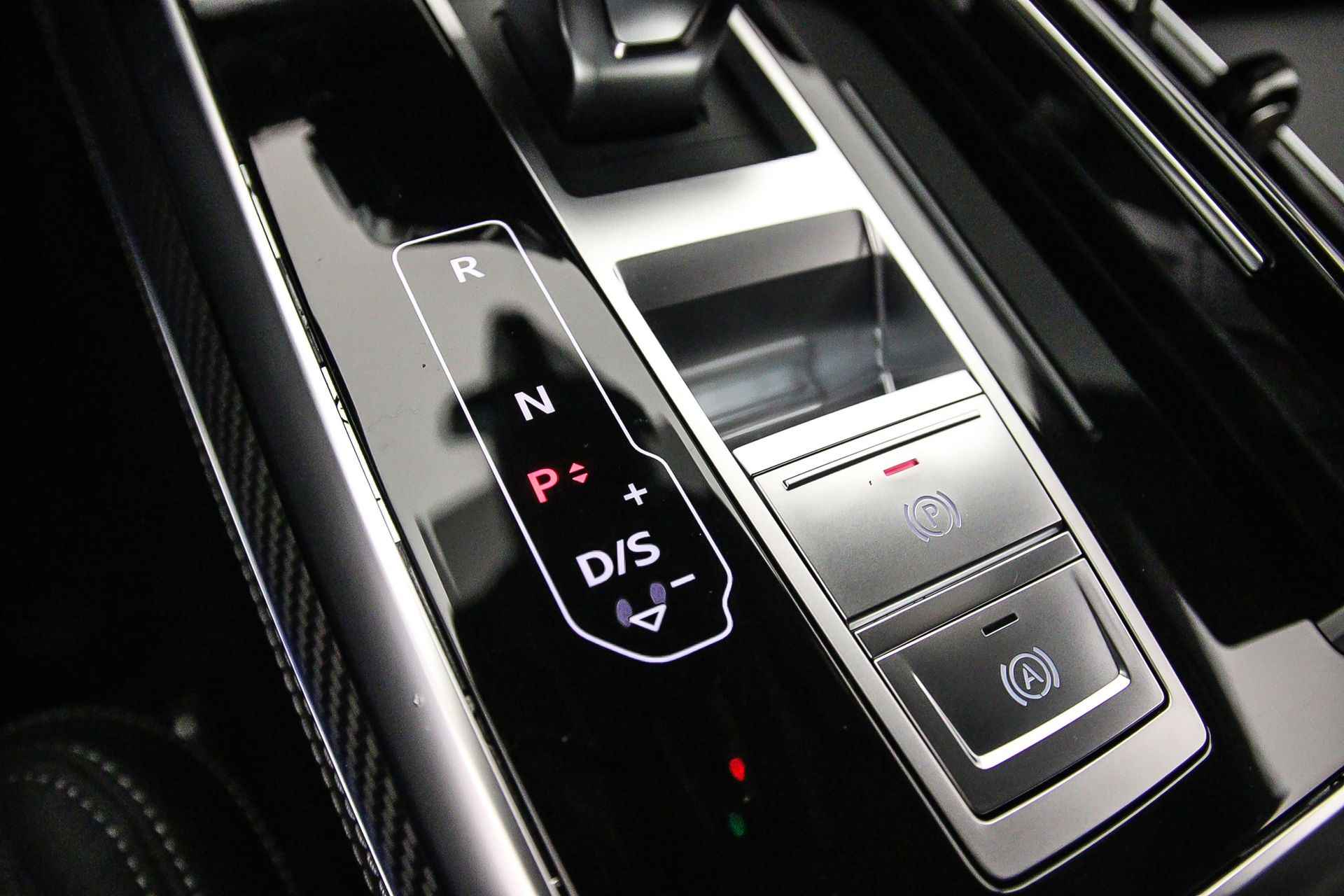 Audi SQ8 4.0 TFSI Quattro 507pk | Advanced Onderstel | Head Up | B&O | OLED | 23 inch | Sportdiff | Standkachel | Alcantara Hemel | Leder | S-Stoelen | Stoelventilatie/Massage | Carbon | - 43/61