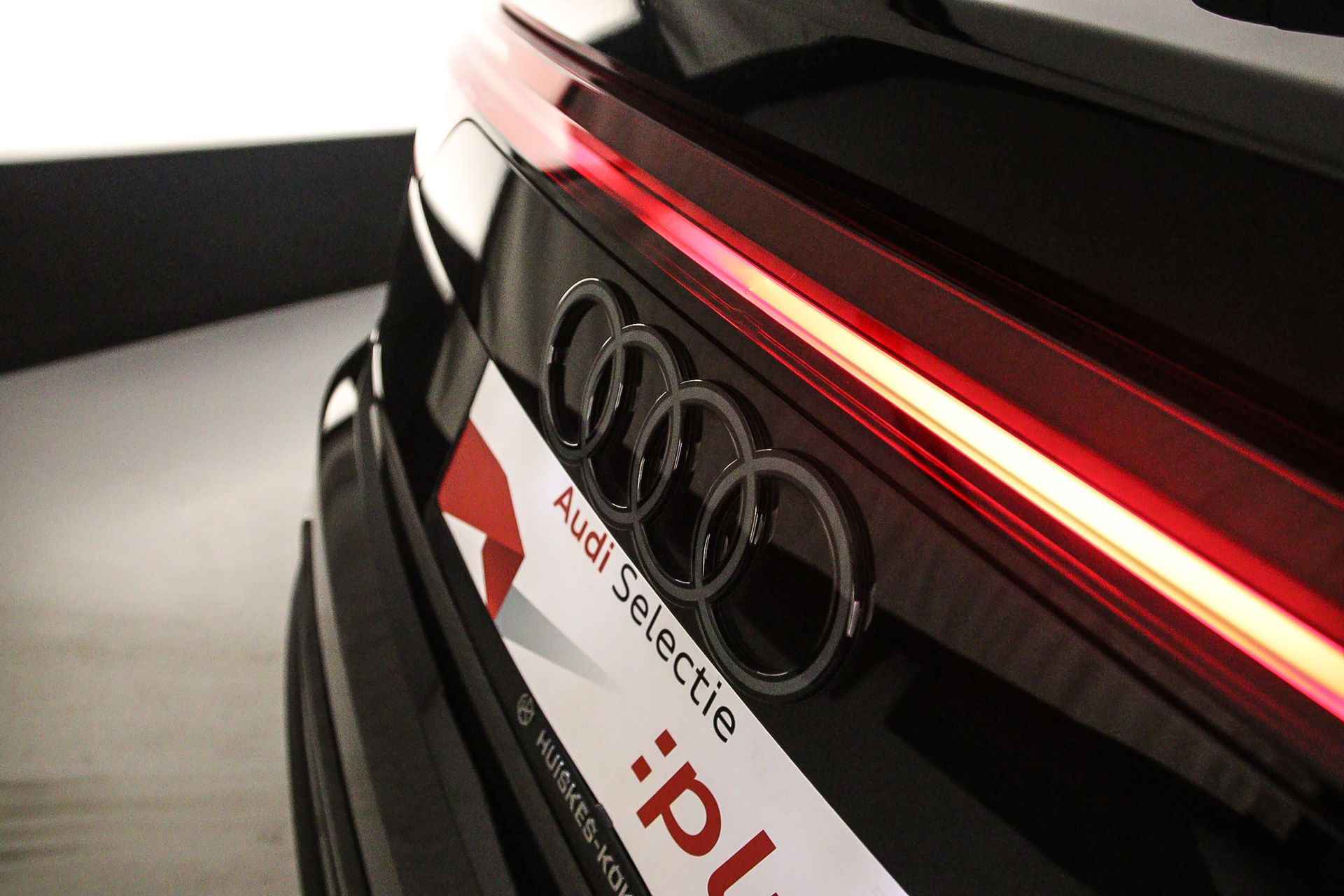 Audi SQ8 4.0 TFSI Quattro 507pk | Advanced Onderstel | Head Up | B&O | OLED | 23 inch | Sportdiff | Standkachel | Alcantara Hemel | Leder | S-Stoelen | Stoelventilatie/Massage | Carbon | - 54/61